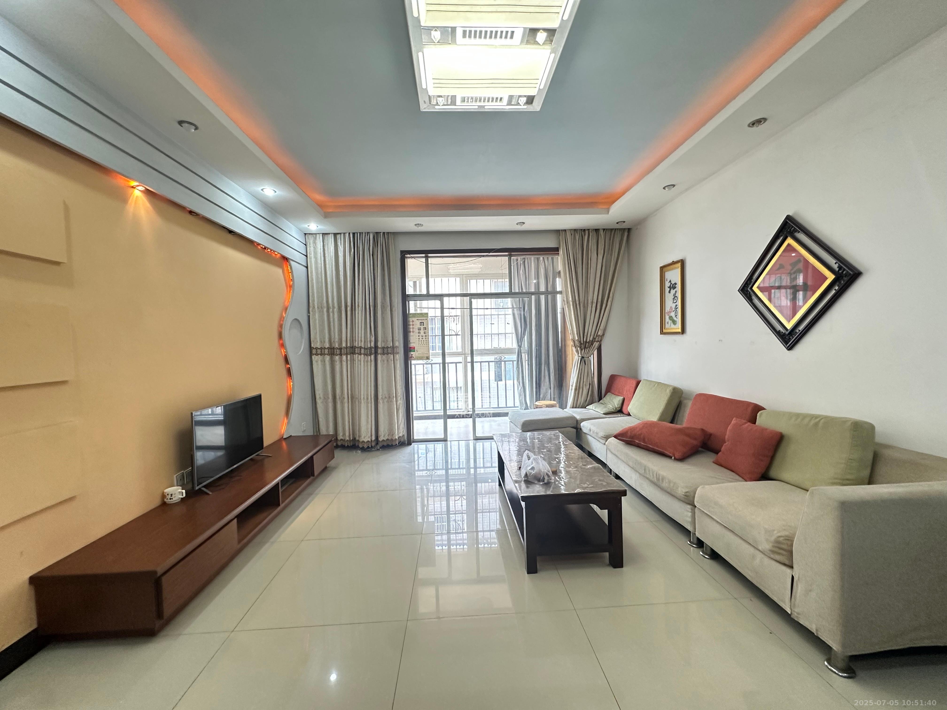 湘绣城 3室2厅2卫 1500.0元/月 湘绣城 3室2厅2卫 1500.0元/月室内图