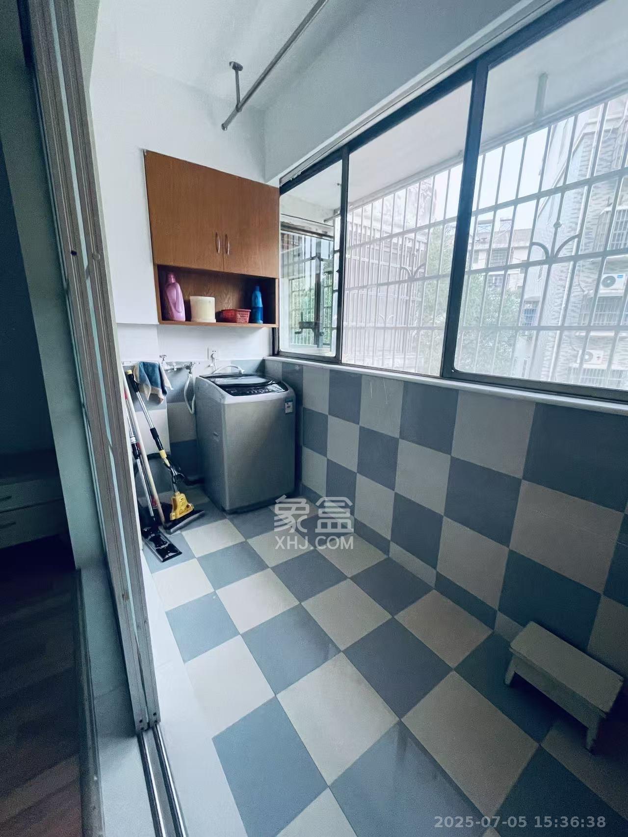 金峰小区北院(七里营社区) 4室2厅2卫 2300.0元/月 金峰小区北院(七里营社区) 4室2厅2卫 2300.0元/月室内图