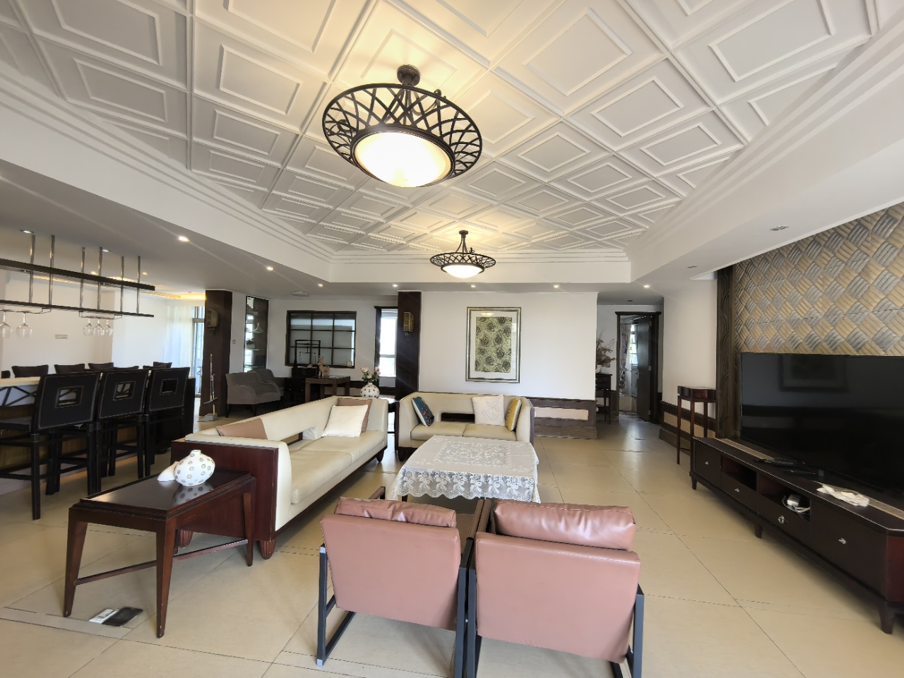 海岸壹号  5室2厅2卫    431.0万 海岸壹号  5室2厅2卫    431.0万客厅