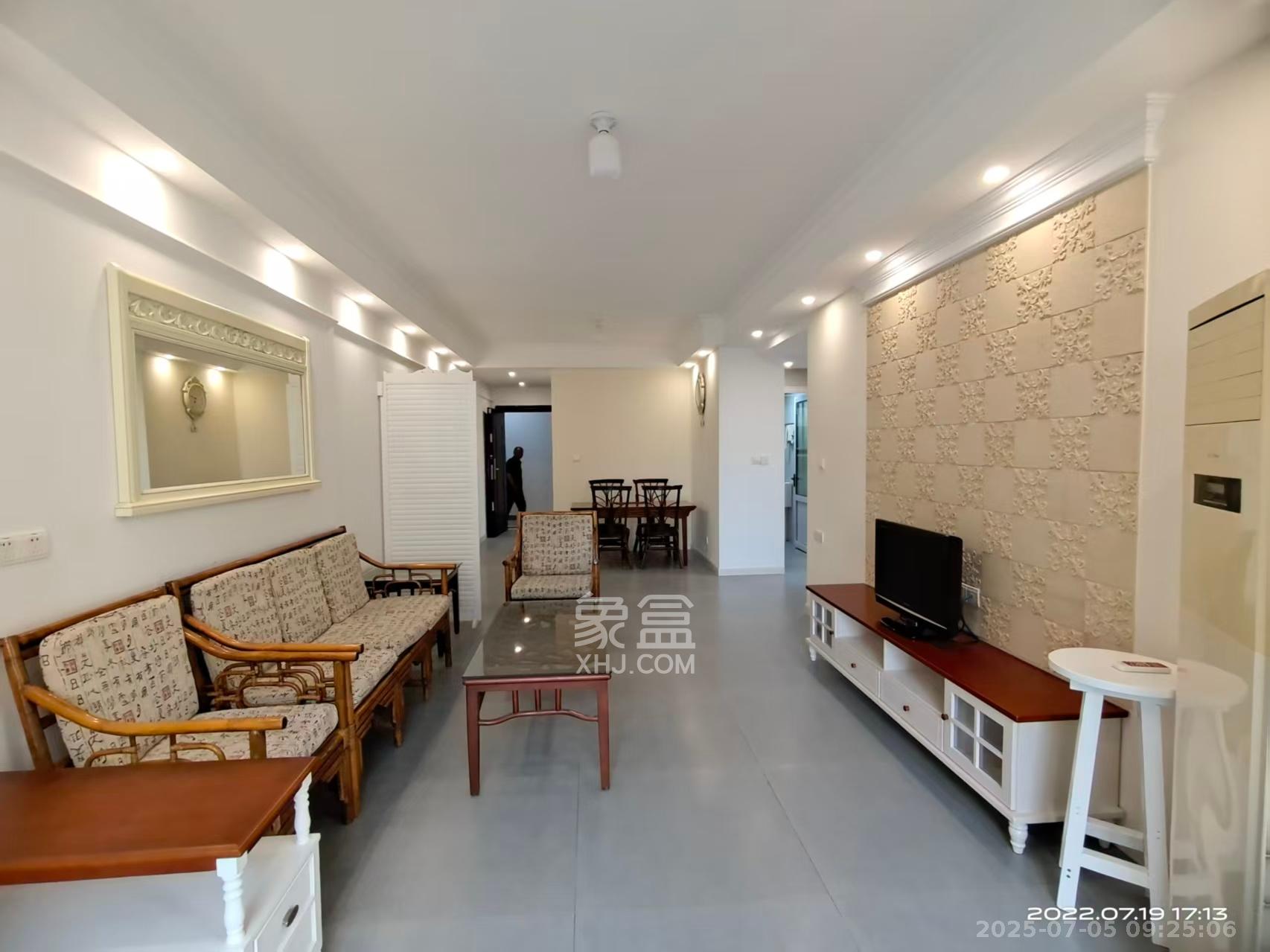 长房明宸府  4室2厅1卫    2100.0元/月 长房明宸府  4室2厅1卫    2100.0元/月