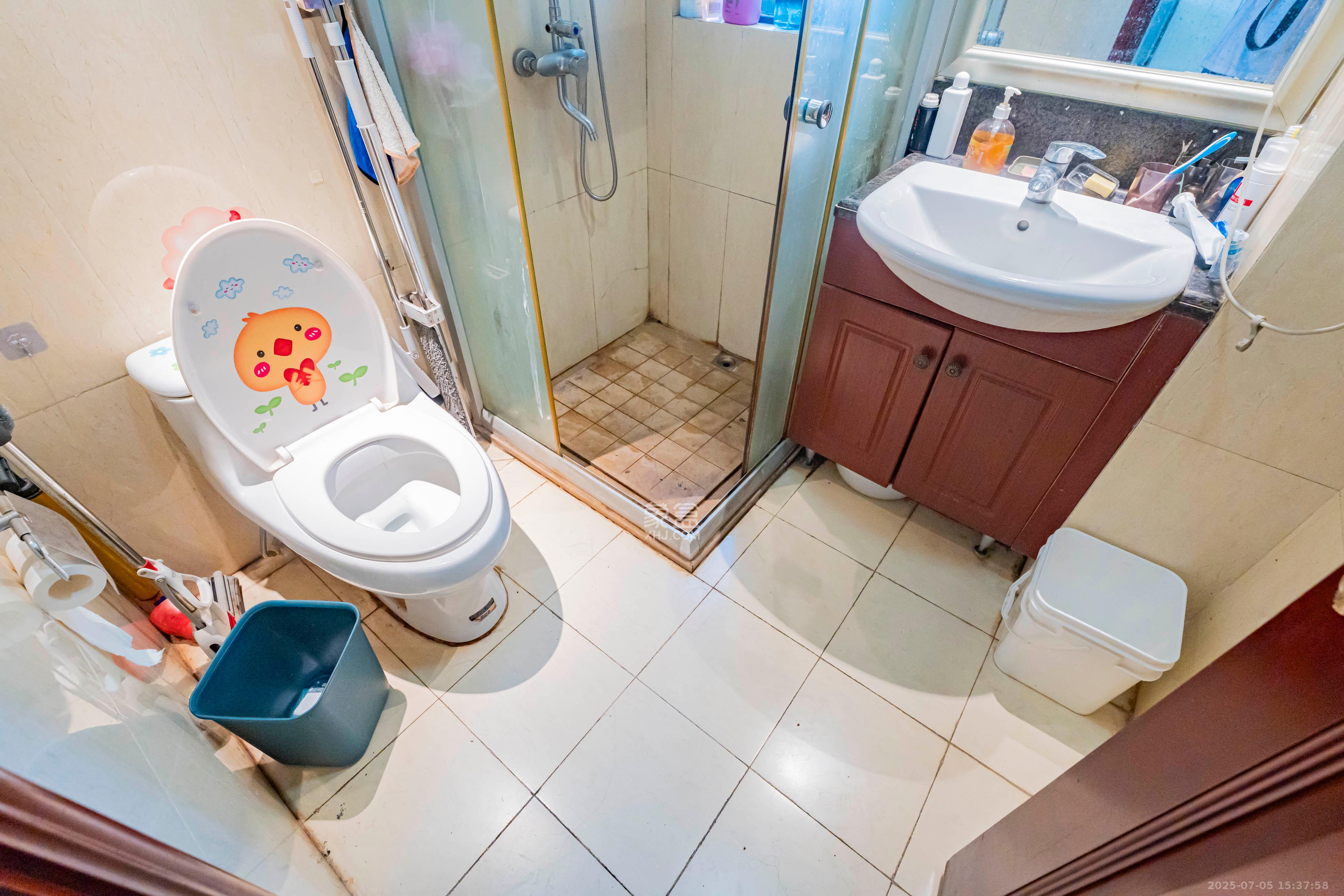 恒大雅苑  2室2厅1卫    75.0万卫生间