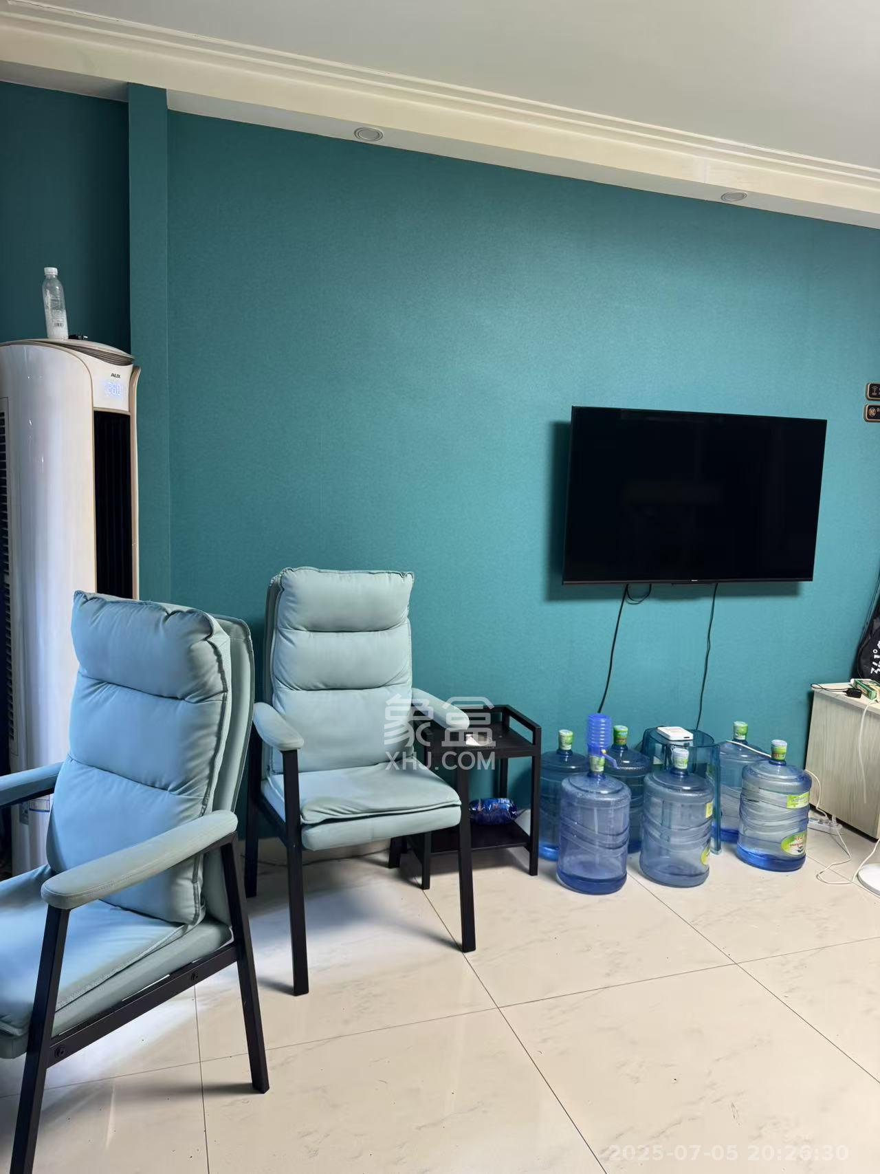 华银园  3室2厅1卫    2200.0元/月室内图