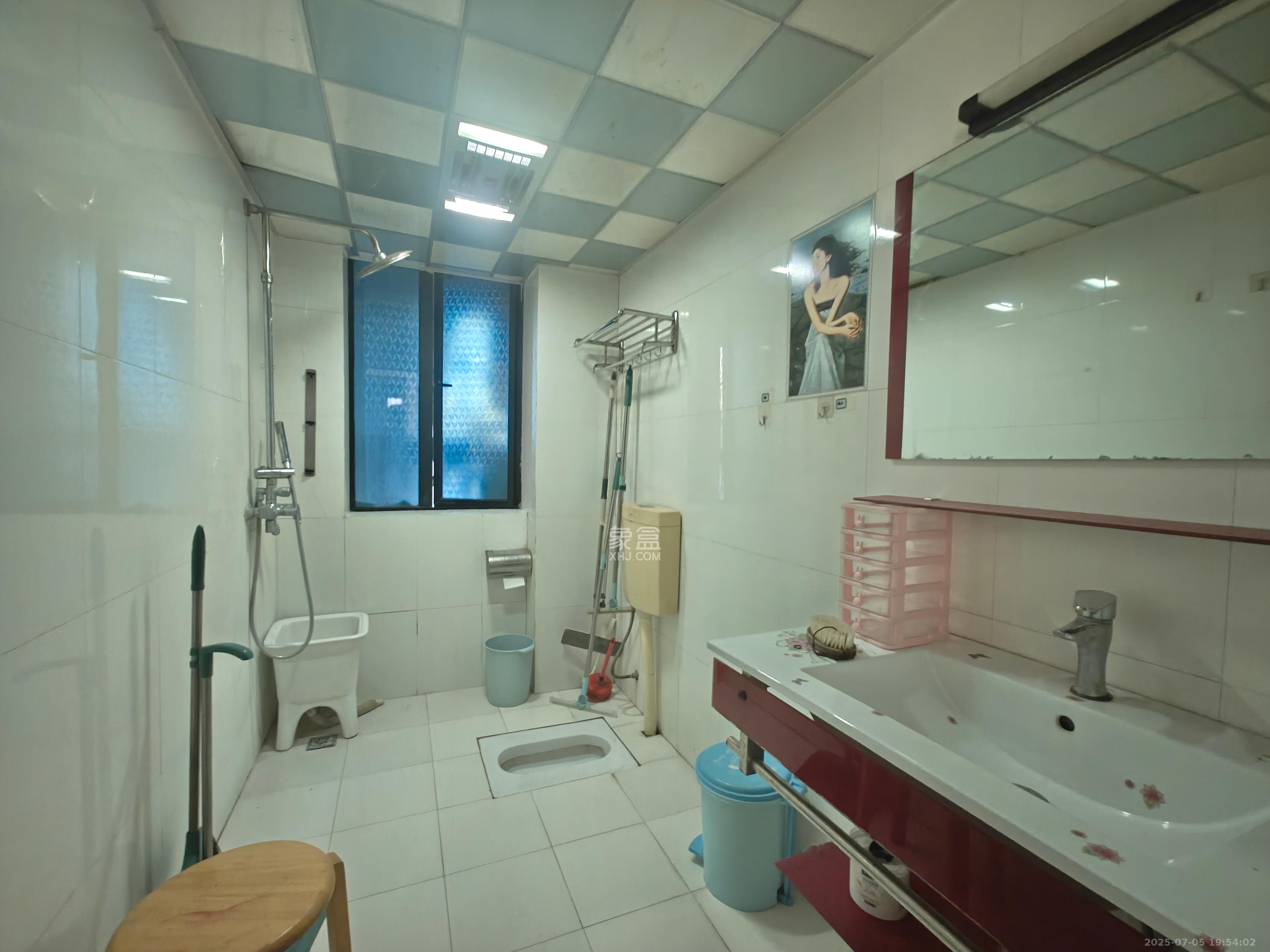 三江花中城  3室2厅1卫    3000.0元/月室内图