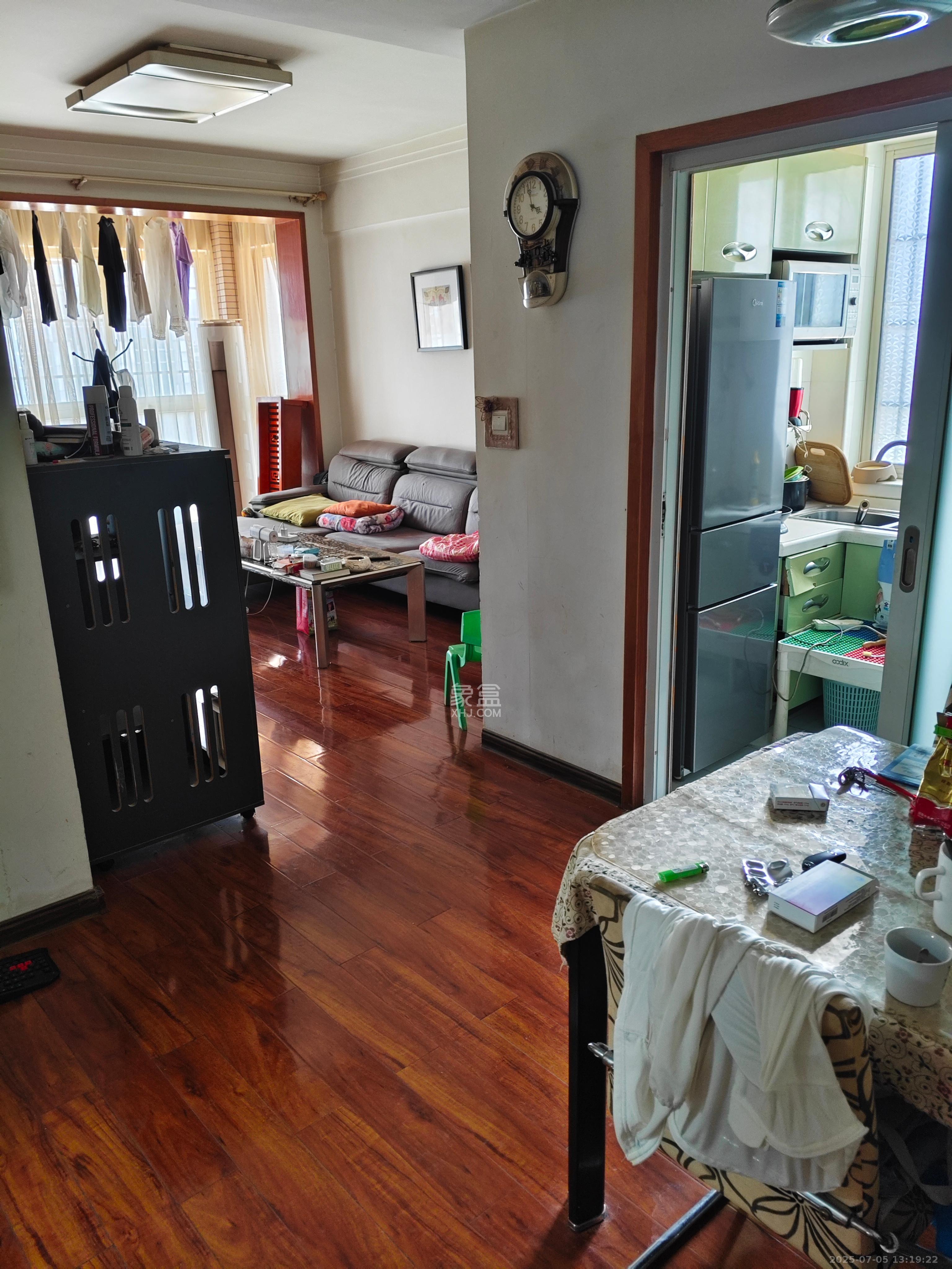 城市山水豪园(山水城市风景) 2室2厅1卫 2400.0元/月 城市山水豪园(山水城市风景) 2室2厅1卫 2400.0元/月室内图