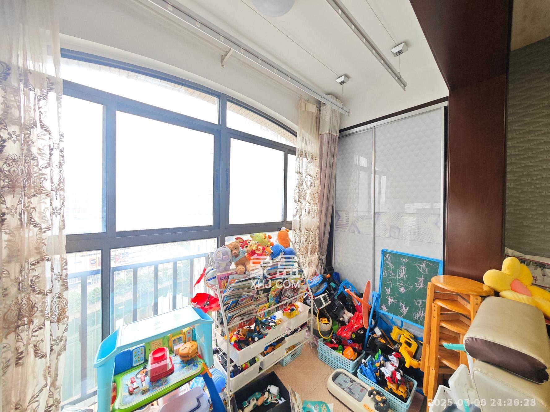 七里香榭  3室2厅2卫   2300.00元/月室内图