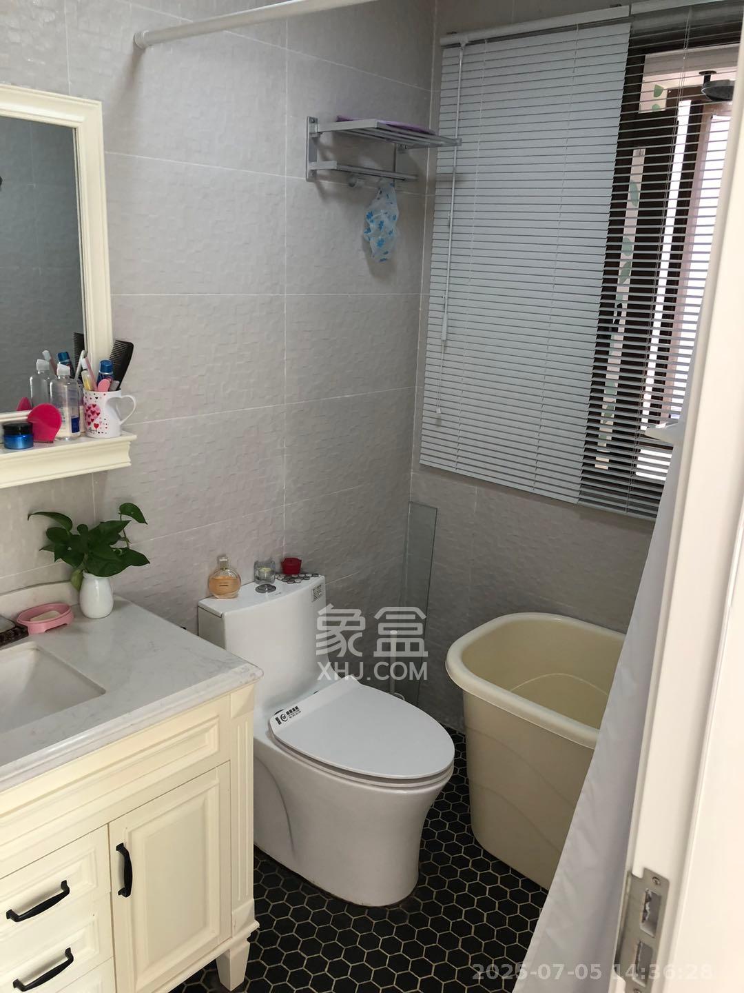 第六都(陆都小区) 2室1厅1卫 3500.00元/月 第六都(陆都小区) 2室1厅1卫 3500.00元/月室内图