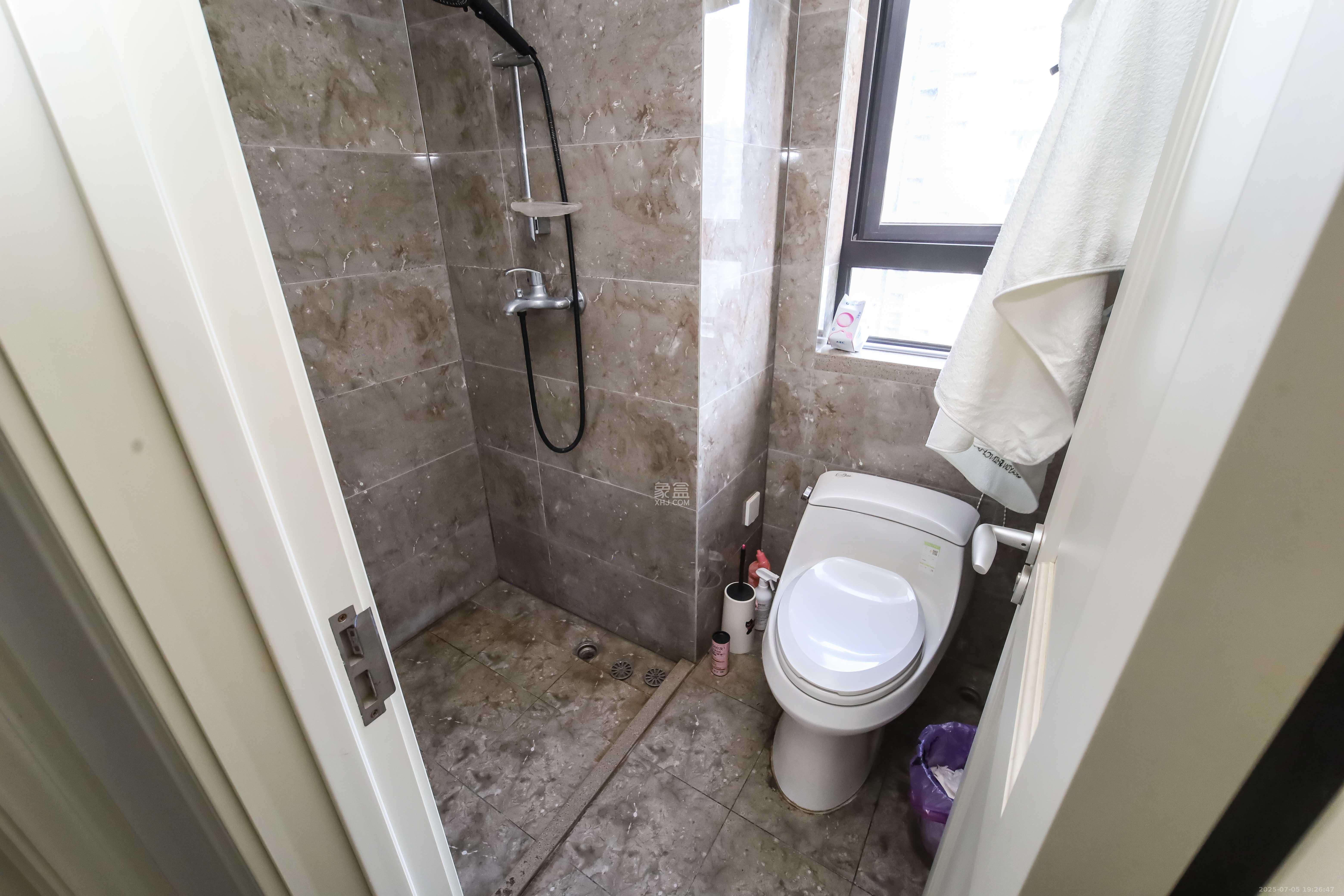 万科金域蓝湾  3室2厅1卫    135.0万 万科金域蓝湾  3室2厅1卫    135.0万卫生间