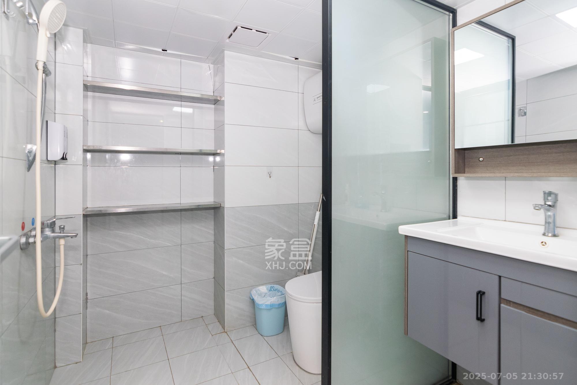 富兴悦府(富兴学府名邸)  1室1厅1卫    38.88万 富兴悦府(富兴学府名邸)  1室1厅1卫    38.88万卫生间