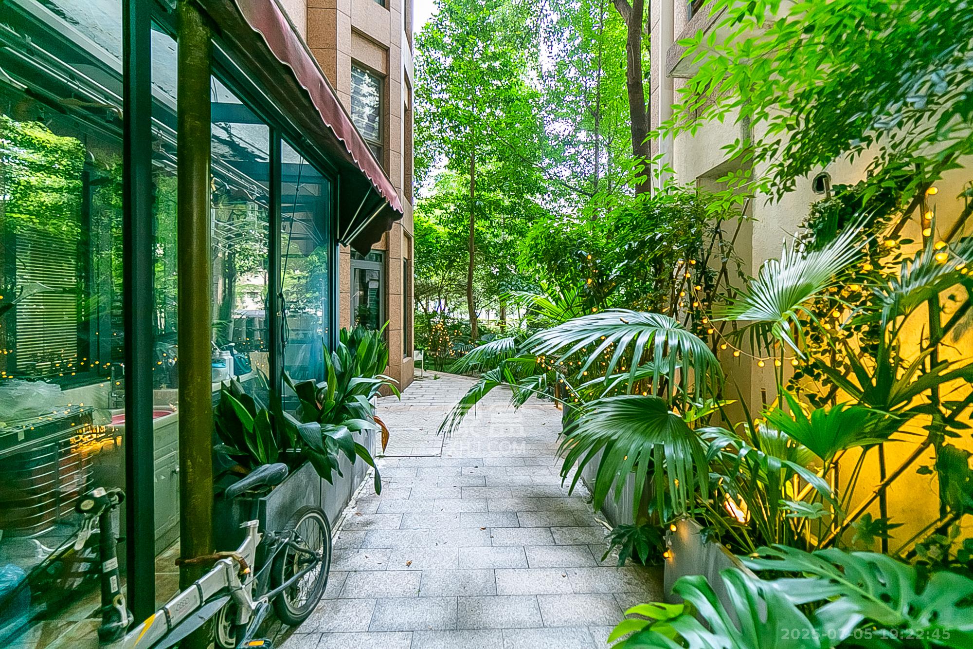 金域南外滩(望江佳园) 3室2厅2卫 348.0万 金域南外滩(望江佳园) 3室2厅2卫 348.0万其他