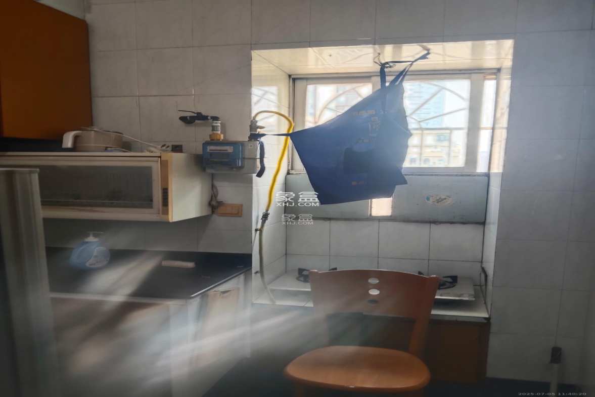 湘农桥社区  3室1厅1卫    1700.0元/月 湘农桥社区  3室1厅1卫    1700.0元/月室内图