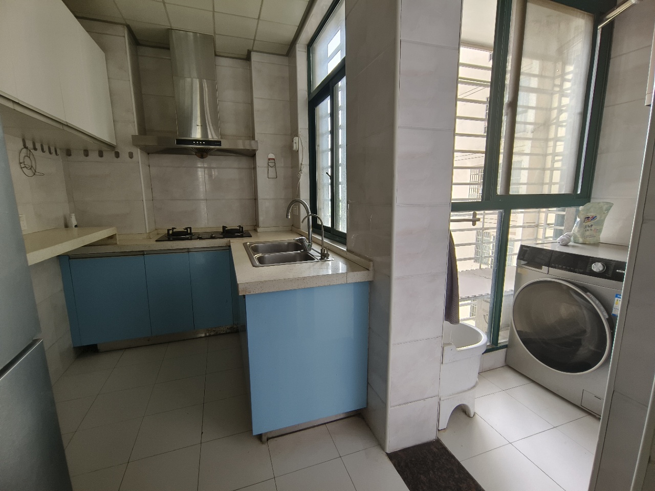 品阁 3室2厅2卫 2000.0元/月 品阁 3室2厅2卫 2000.0元/月室内图