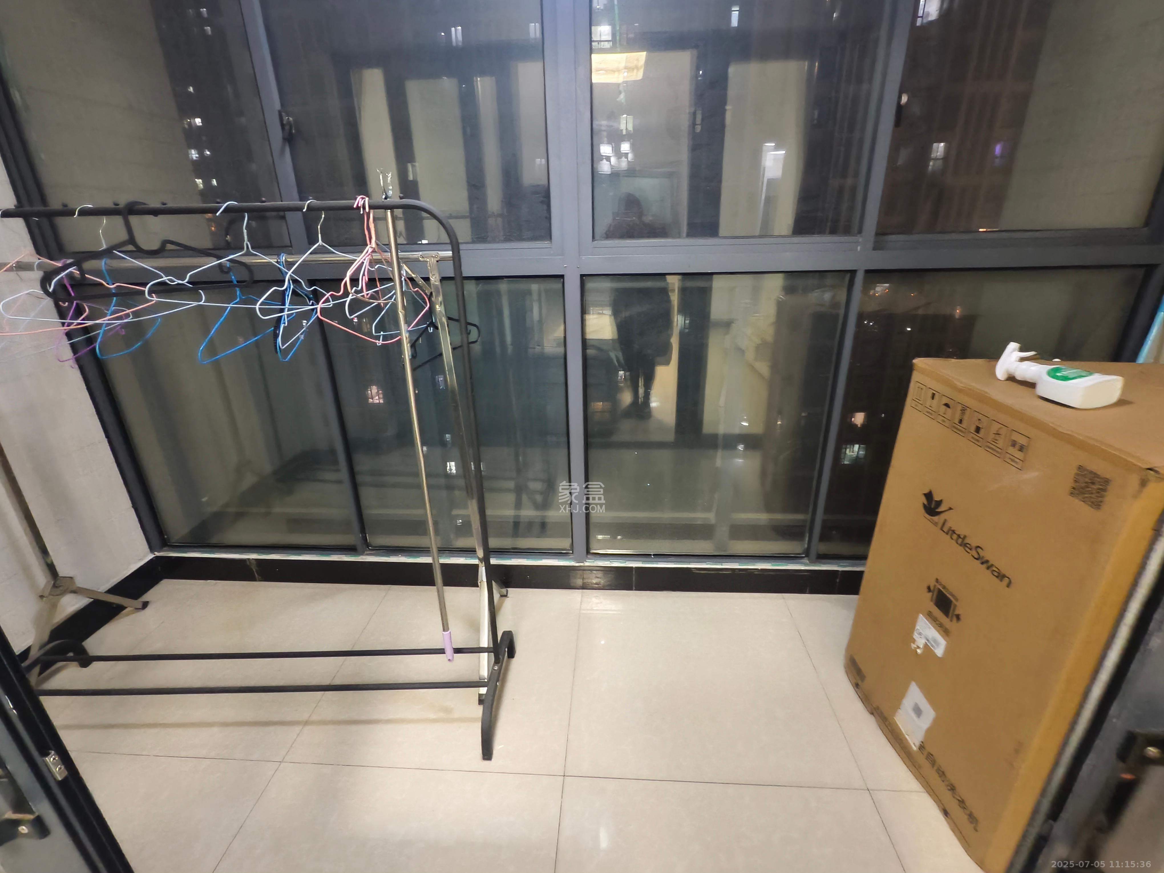 蓝山郡  3室2厅1卫   2000.00元/月室内图