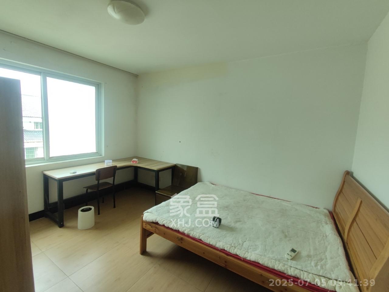 恩瑞麓山名园（龙王港小区）  2室2厅1卫   1800.00元/月室内图