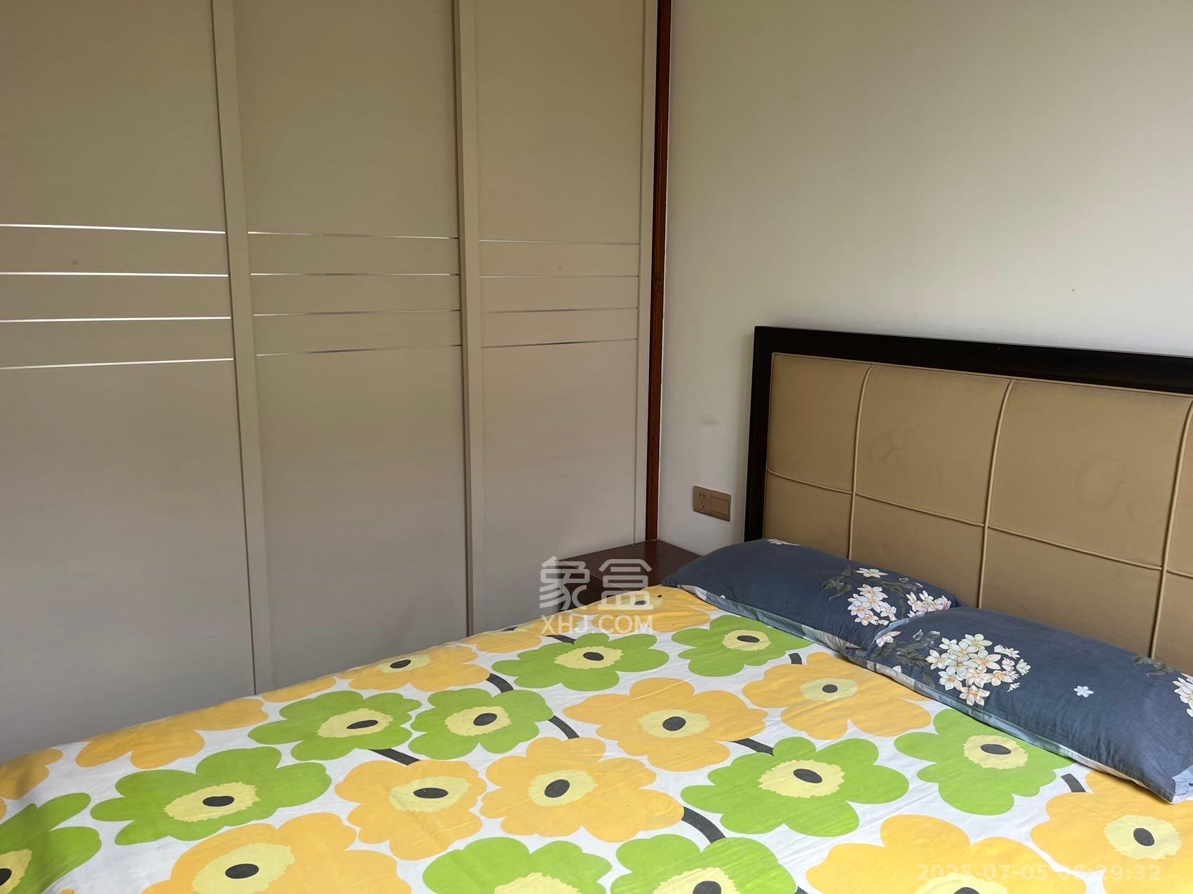 上海城小区 2室2厅1卫 2800.0元/月 上海城小区 2室2厅1卫 2800.0元/月室内图