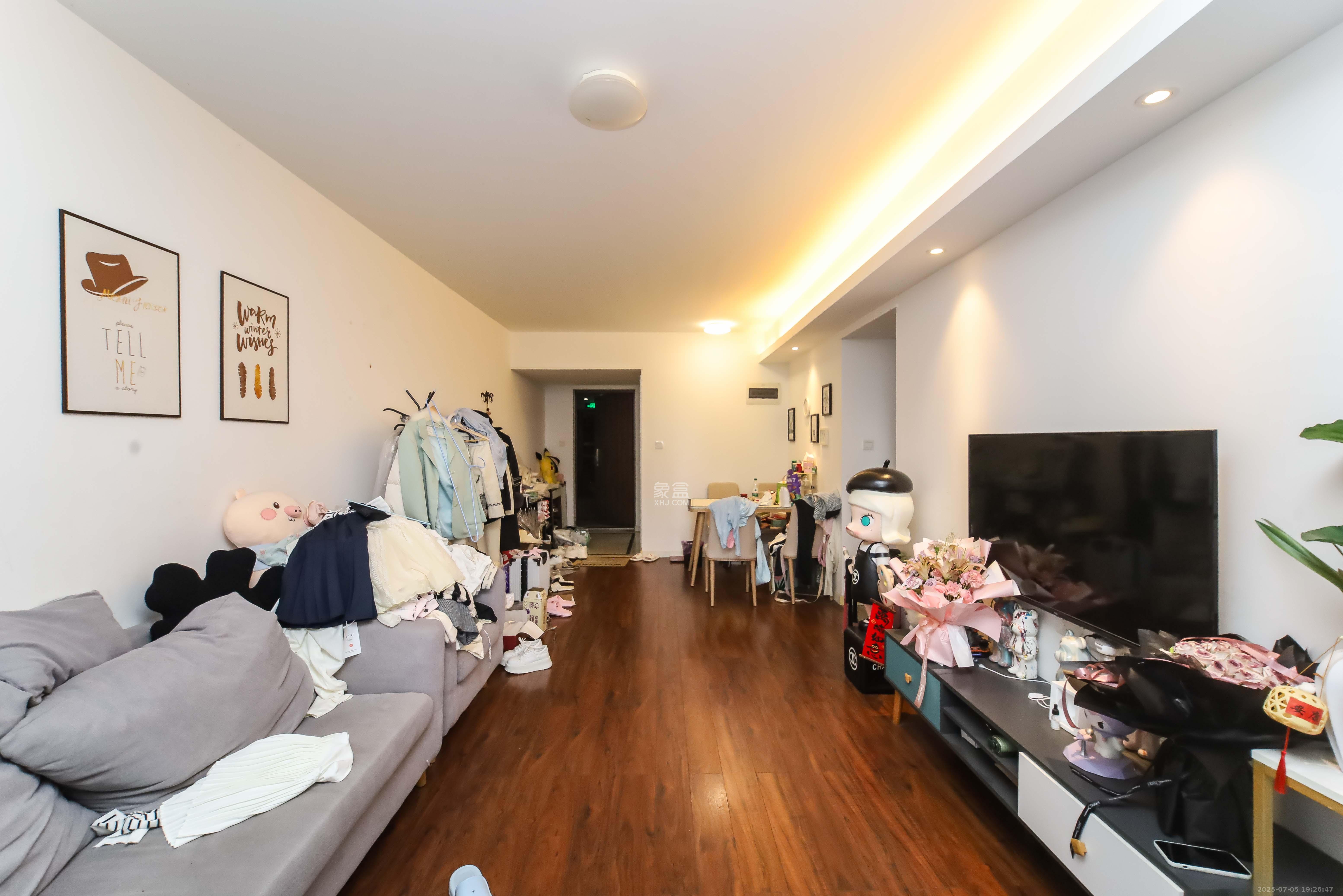 万科金域蓝湾  3室2厅1卫    135.0万 万科金域蓝湾  3室2厅1卫    135.0万客厅