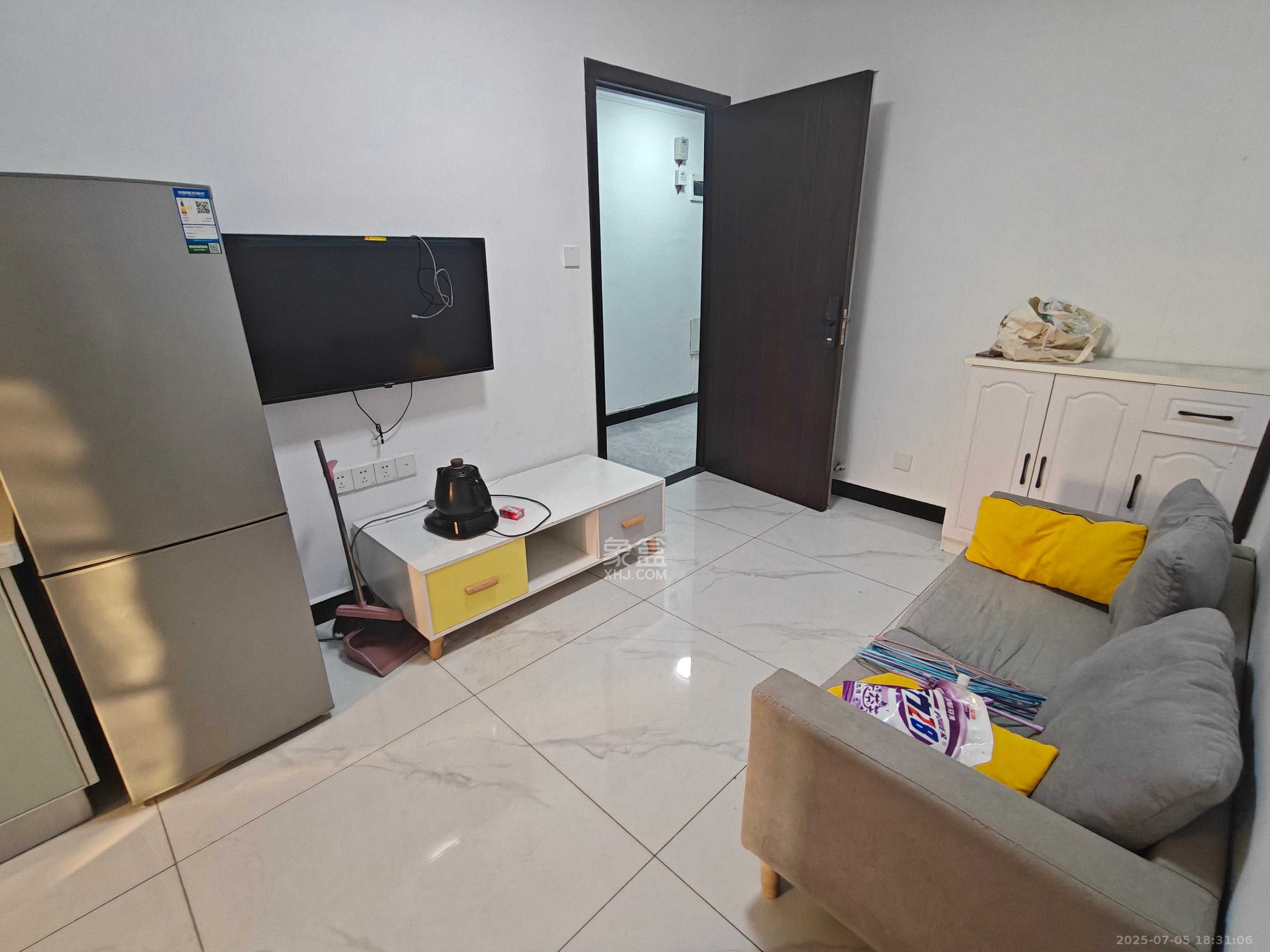 东合新苑  2室1厅1卫   1800.00元/月