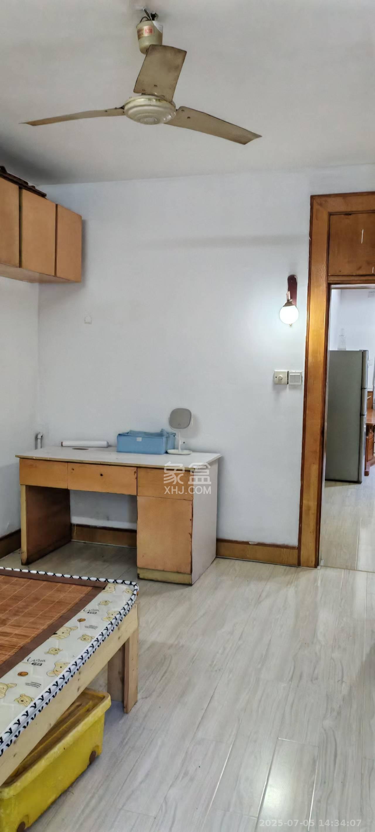 桂花二村  2室1厅1卫    1600.0元/月 桂花二村  2室1厅1卫    1600.0元/月室内图