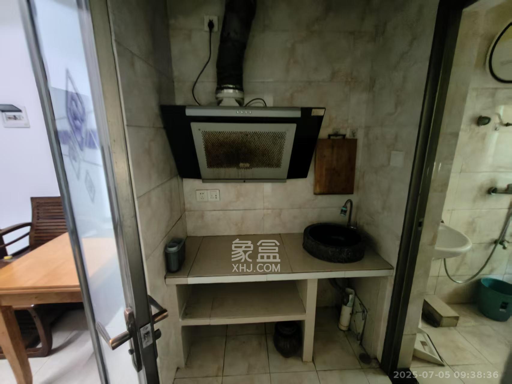 龙福小区 1室1厅1卫 900.0元/月 龙福小区 1室1厅1卫 900.0元/月室内图