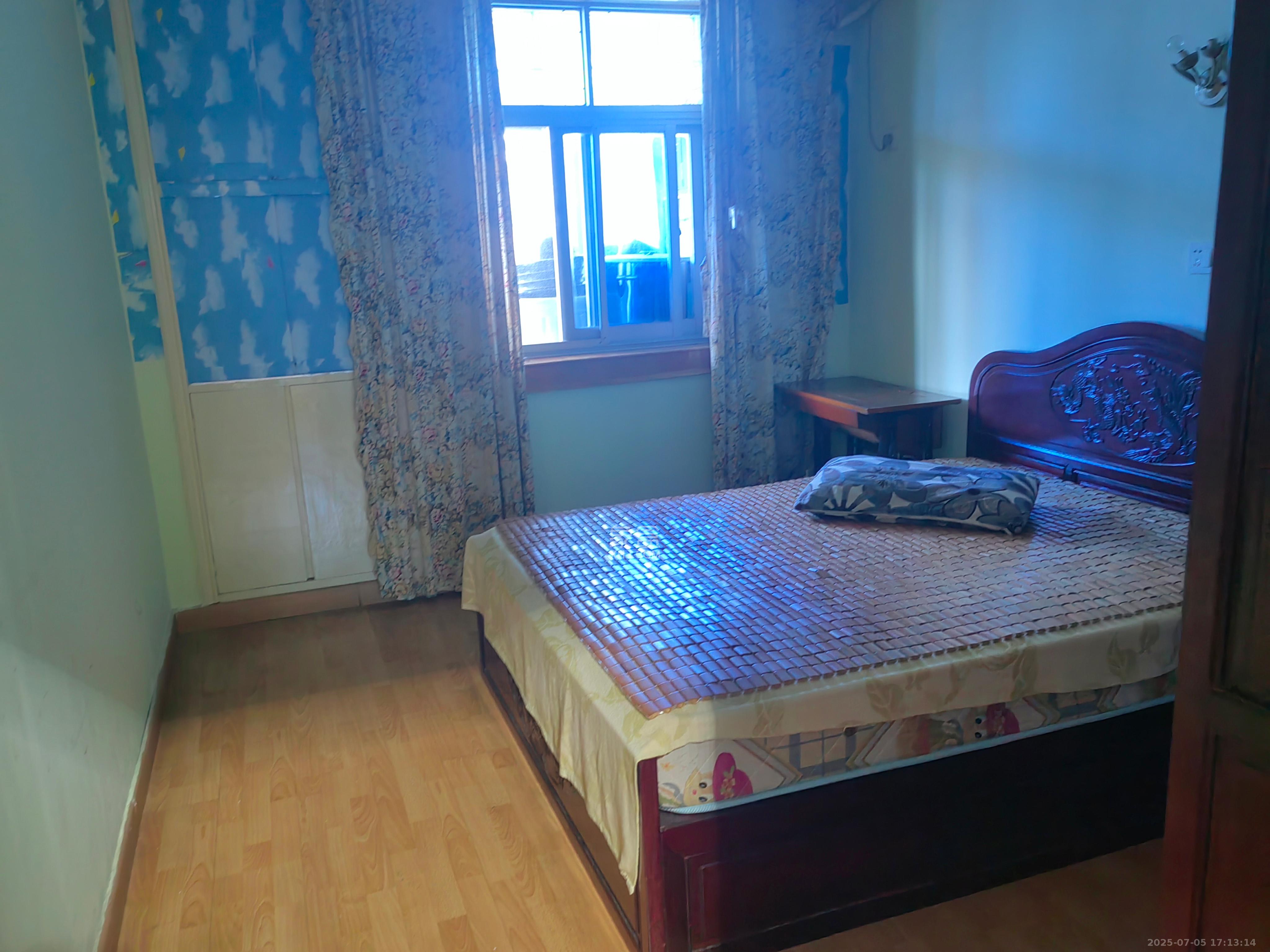 化工宿舍 2室2厅1卫 1900.0元/月 化工宿舍 2室2厅1卫 1900.0元/月室内图