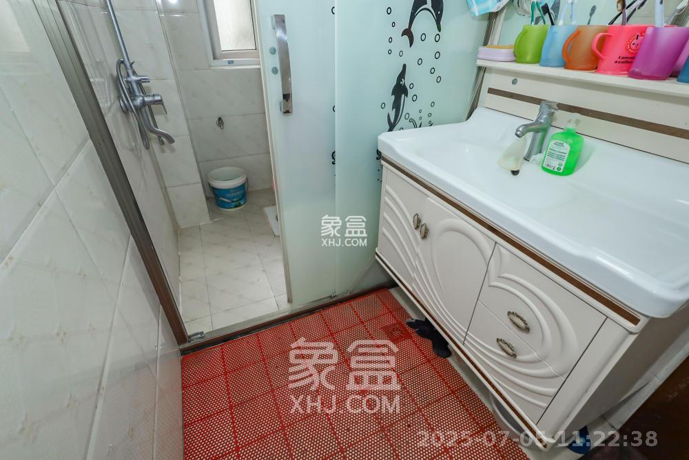 天麓尚层  4室2厅2卫   2400.00元/月室内图