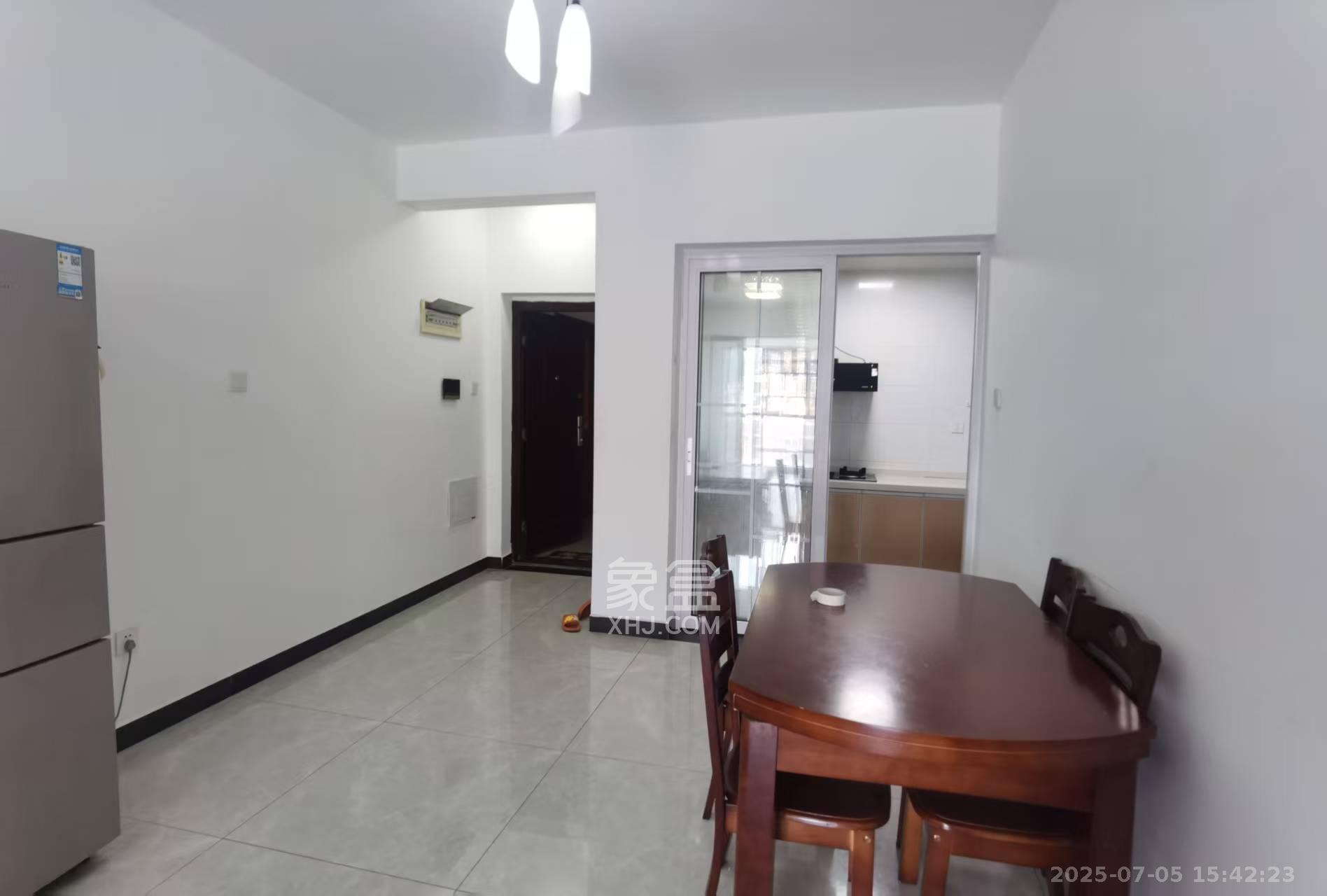 乾源国际  3室2厅2卫    2000.0元/月 乾源国际  3室2厅2卫    2000.0元/月室内图