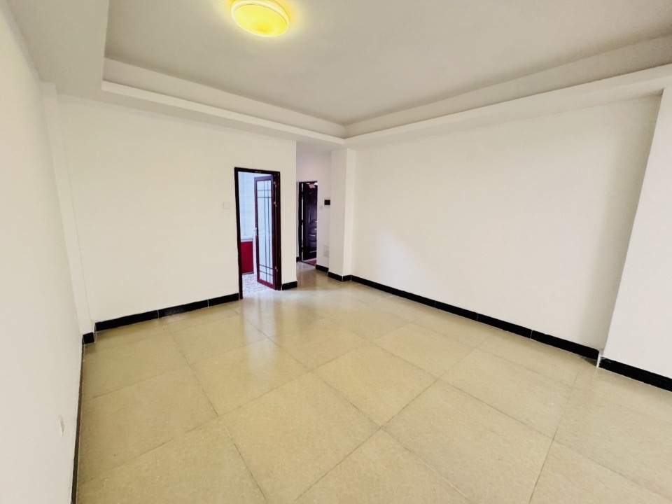 龙泉小区 4室2厅2卫 99.0万 龙泉小区 4室2厅2卫 99.0万客厅