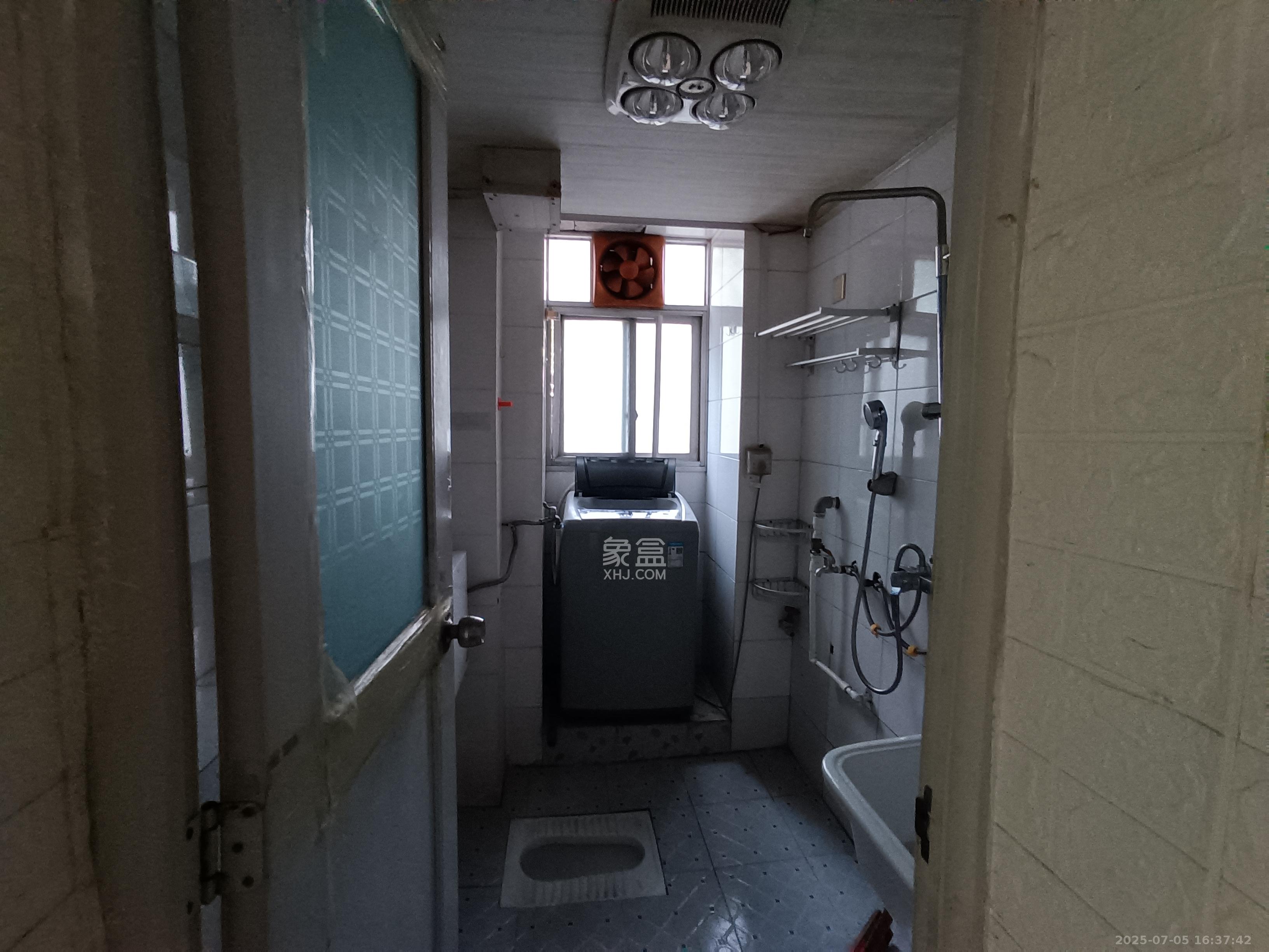 雅礼中学宿舍楼 1室2厅1卫 4000.0元/月 雅礼中学宿舍楼 1室2厅1卫 4000.0元/月室内图