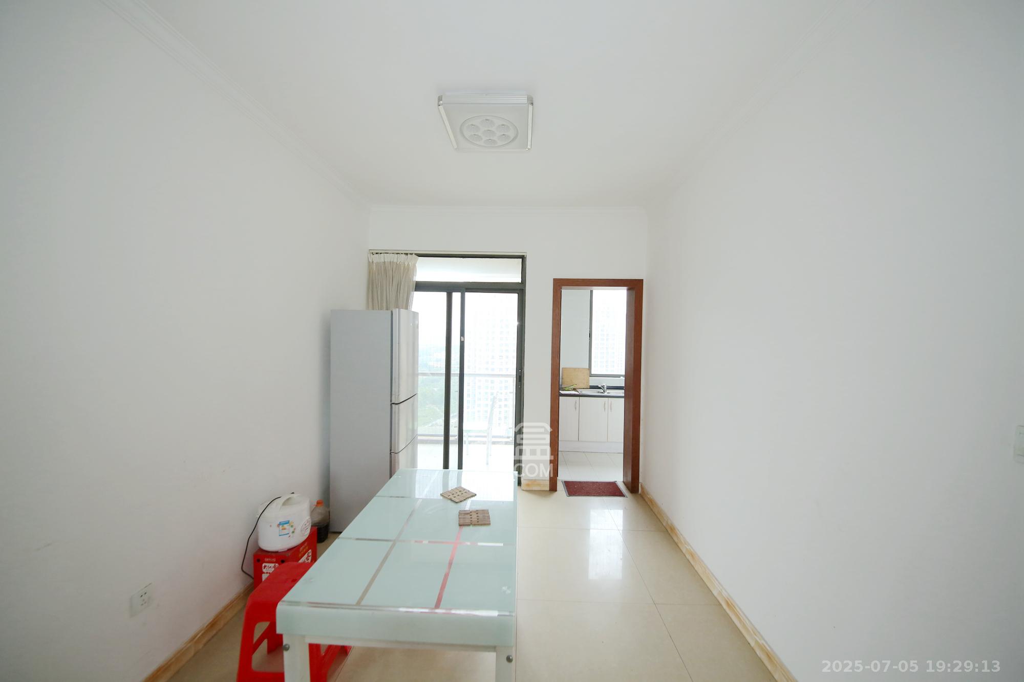 新华都万家城 3室2厅2卫 2000.0元/月 新华都万家城 3室2厅2卫 2000.0元/月室内图