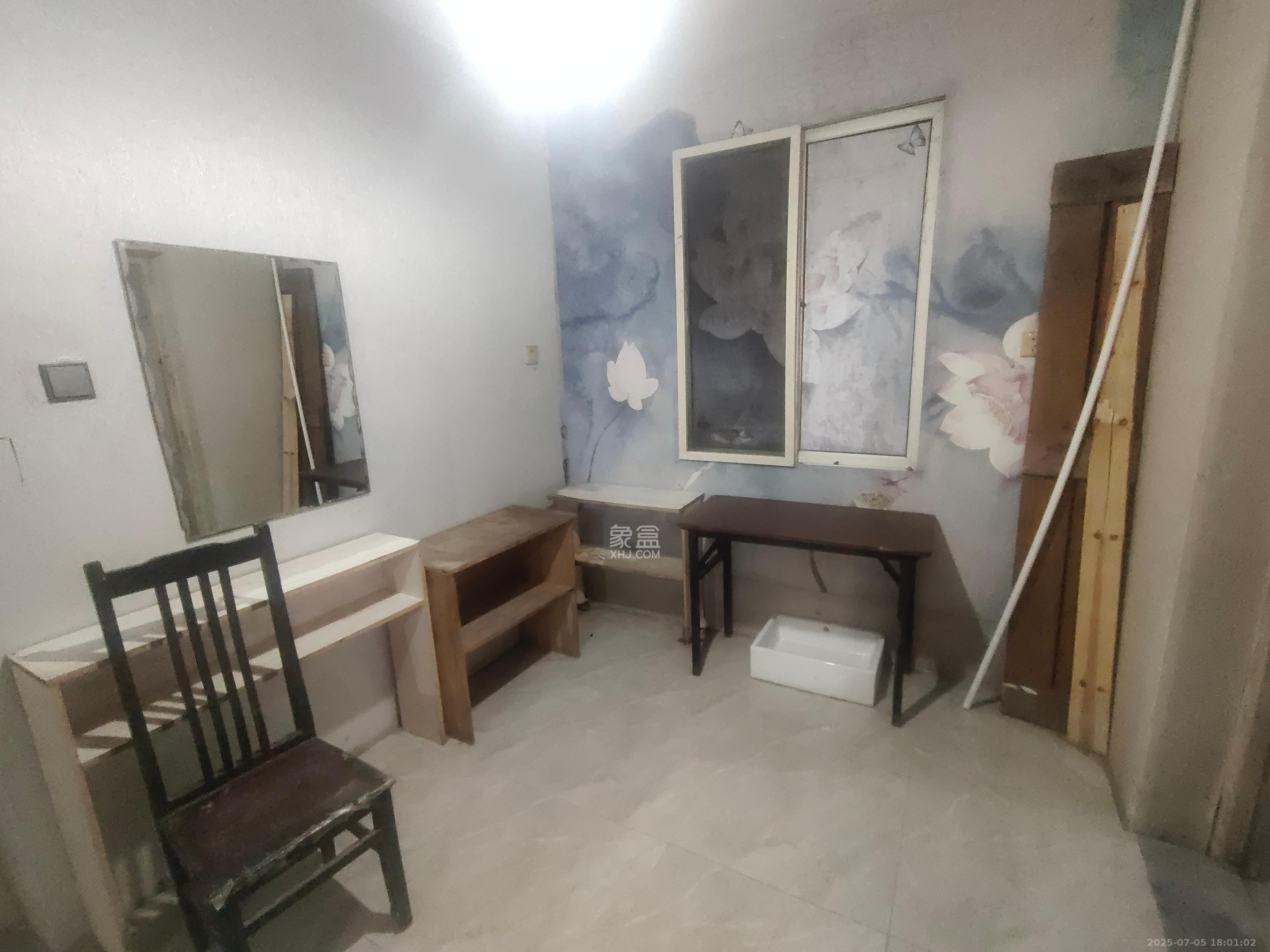 望麓桥回收公司院内 1室0厅0卫 1200.0元/月 望麓桥回收公司院内 1室0厅0卫 1200.0元/月室内图