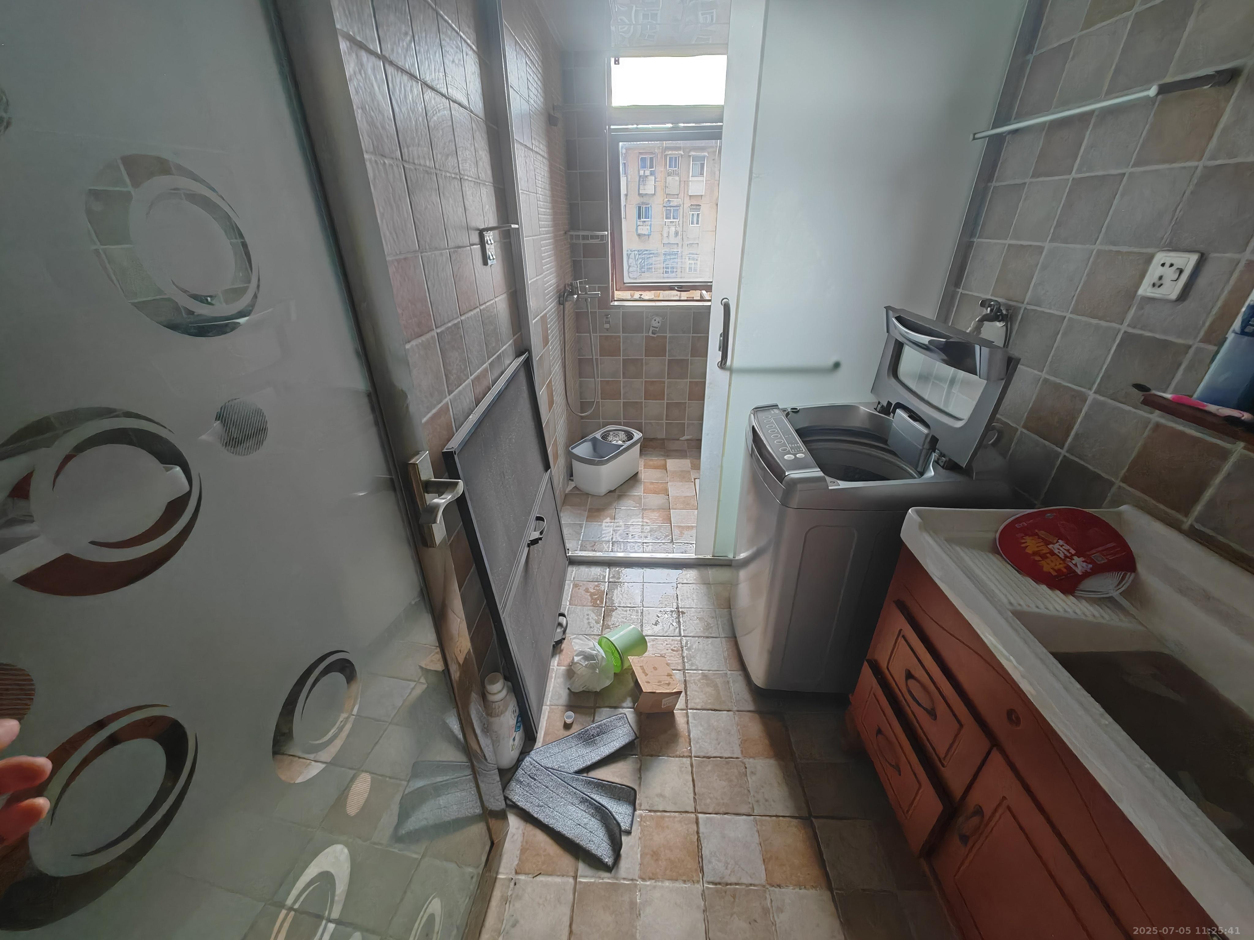 钱隆首府(福晟御园) 3室1厅2卫 3200.0元/月 钱隆首府(福晟御园) 3室1厅2卫 3200.0元/月室内图