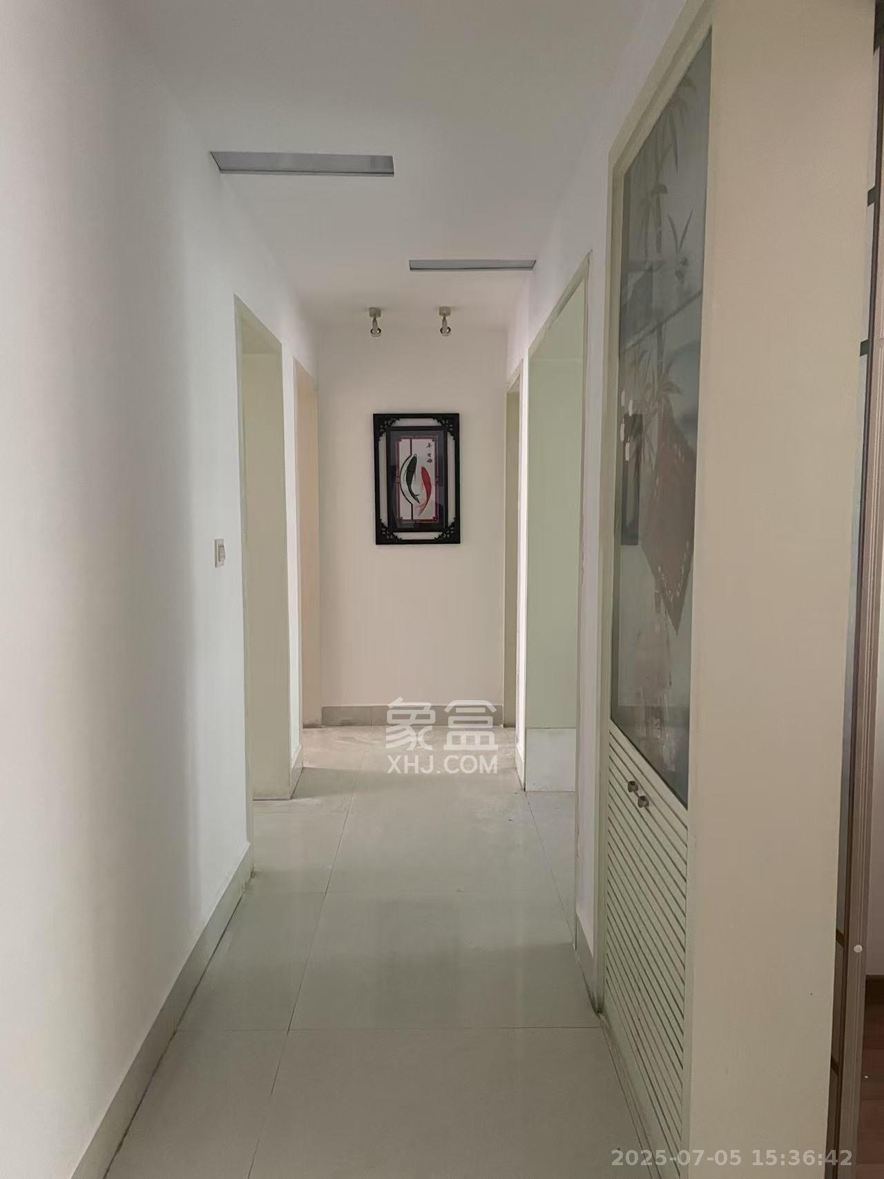 金峰小区北院（七里营社区）  4室2厅2卫    2300.0元/月室内图