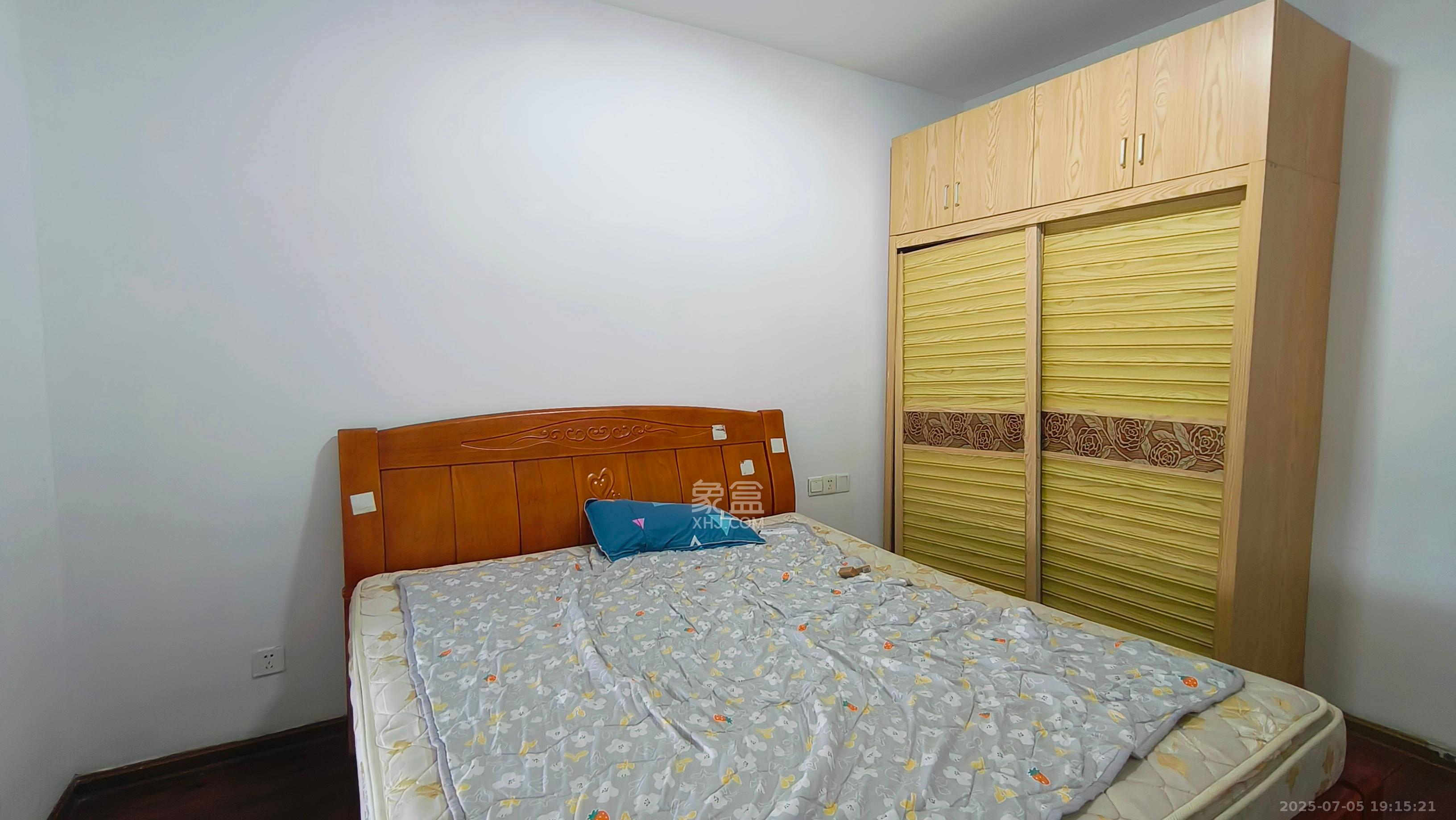 恒广国际景园一二区 3室2厅2卫 2000.0元/月 恒广国际景园一二区 3室2厅2卫 2000.0元/月室内图