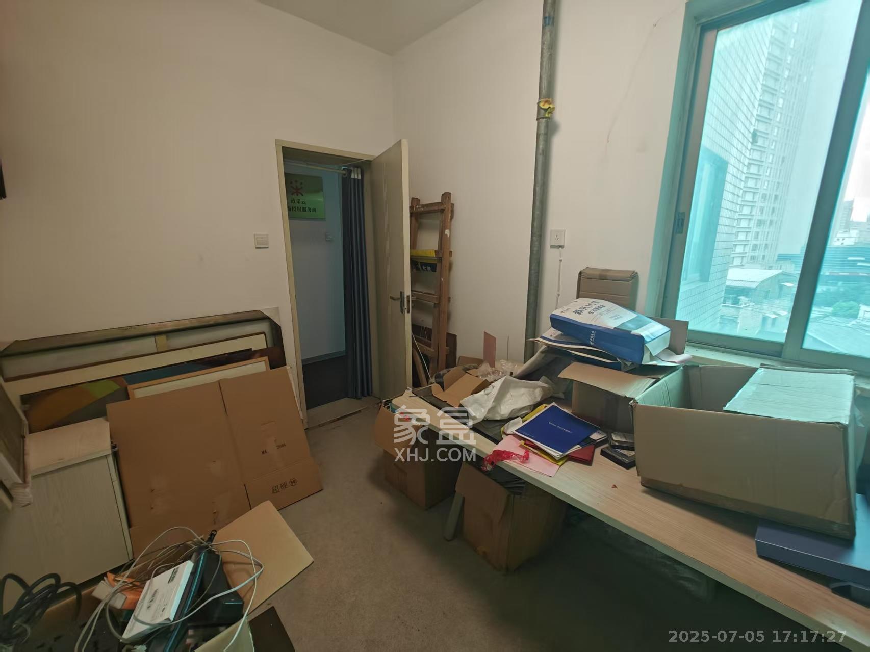 银海大厦 3室2厅1卫 3700.0元/月 银海大厦 3室2厅1卫 3700.0元/月室内图