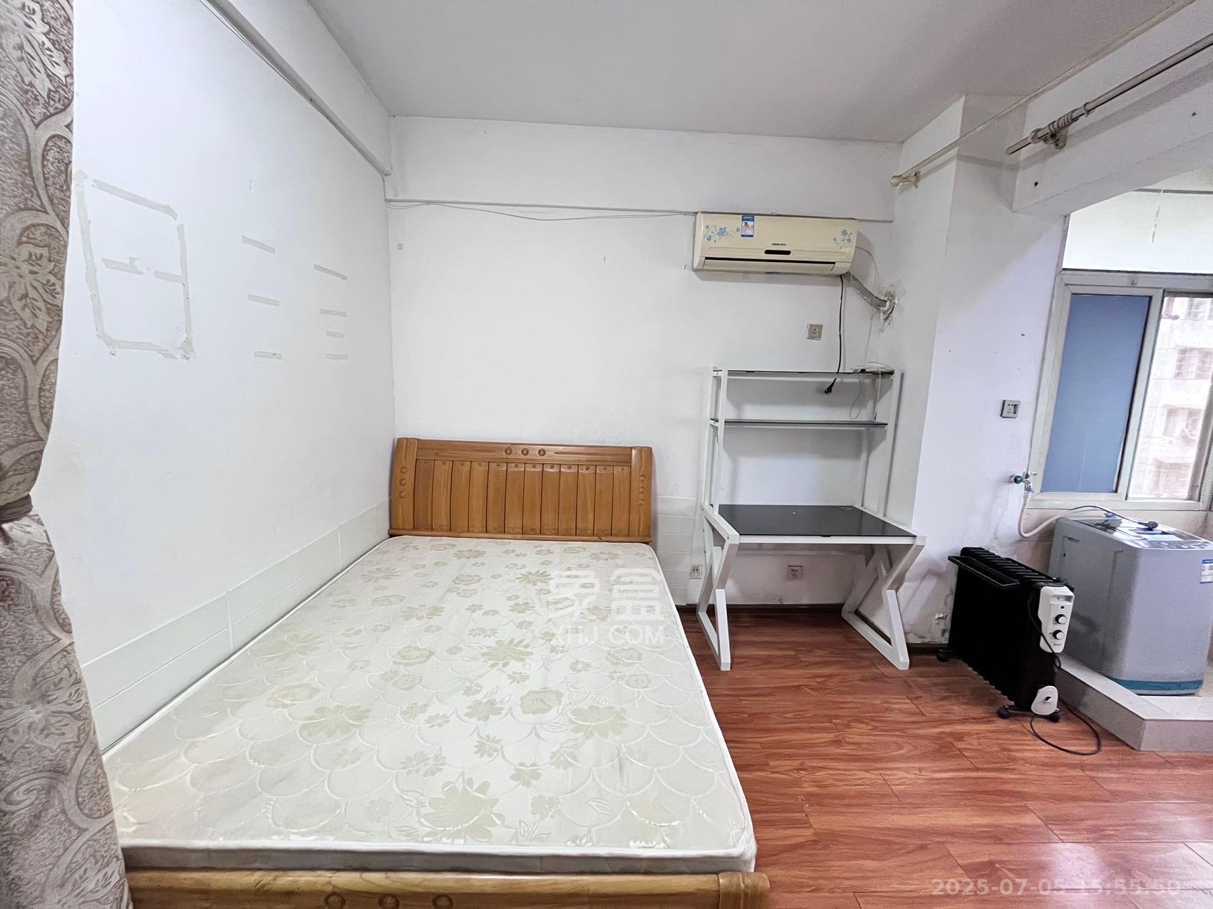 玲珑阁（陈家湖社区）  1室1厅1卫    1200.0元/月室内图