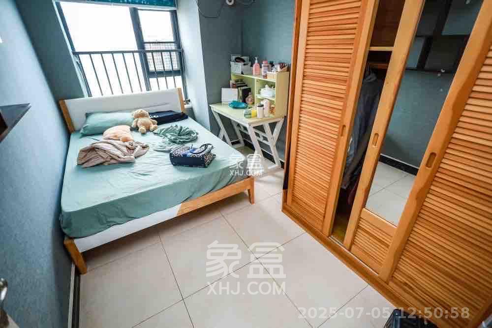 荣盛花语馨苑  3室2厅2卫   2600.00元/月室内图
