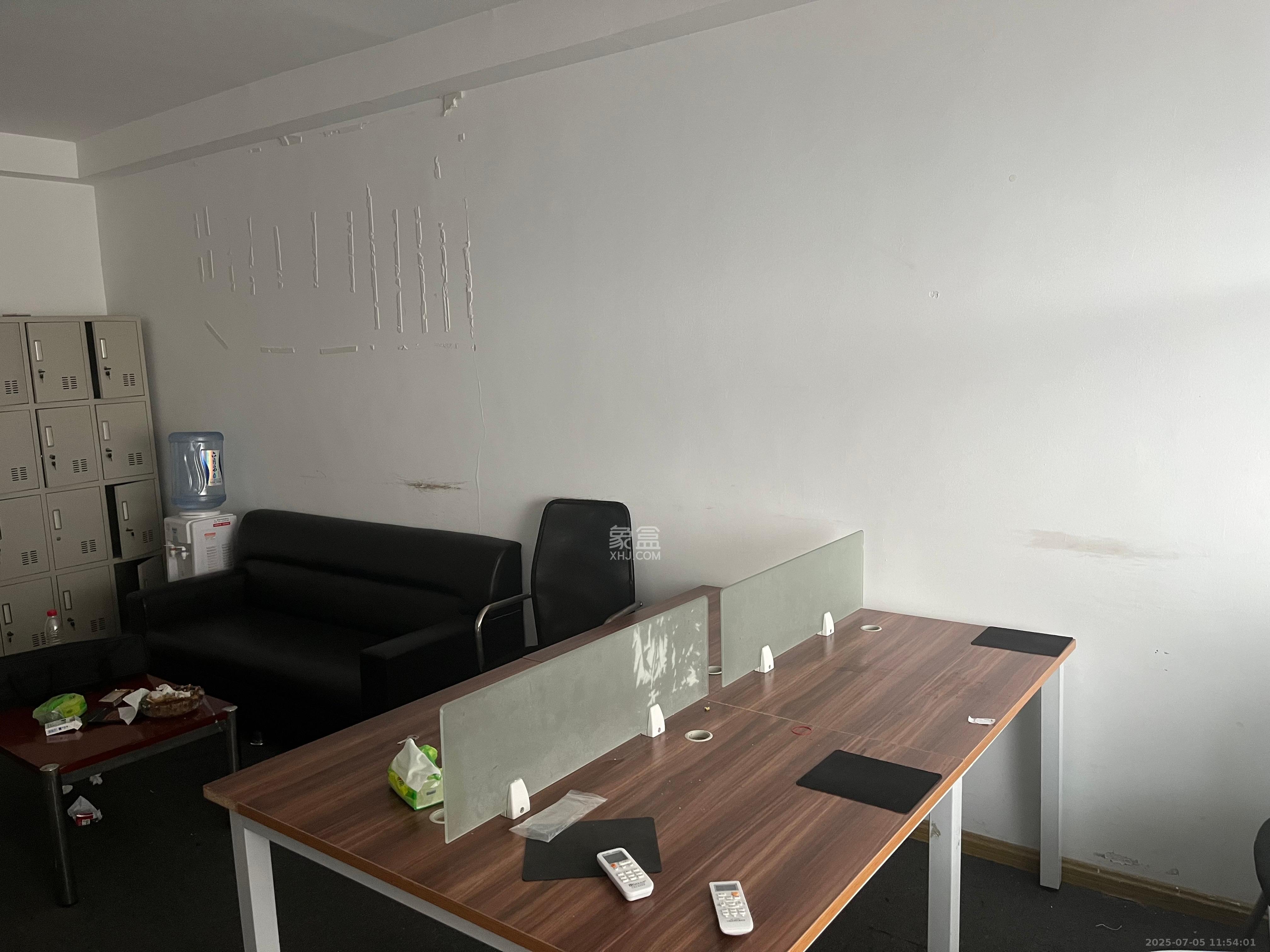 人瑞潇湘国际 1室1厅1卫 1800.0元/月 人瑞潇湘国际 1室1厅1卫 1800.0元/月室内图