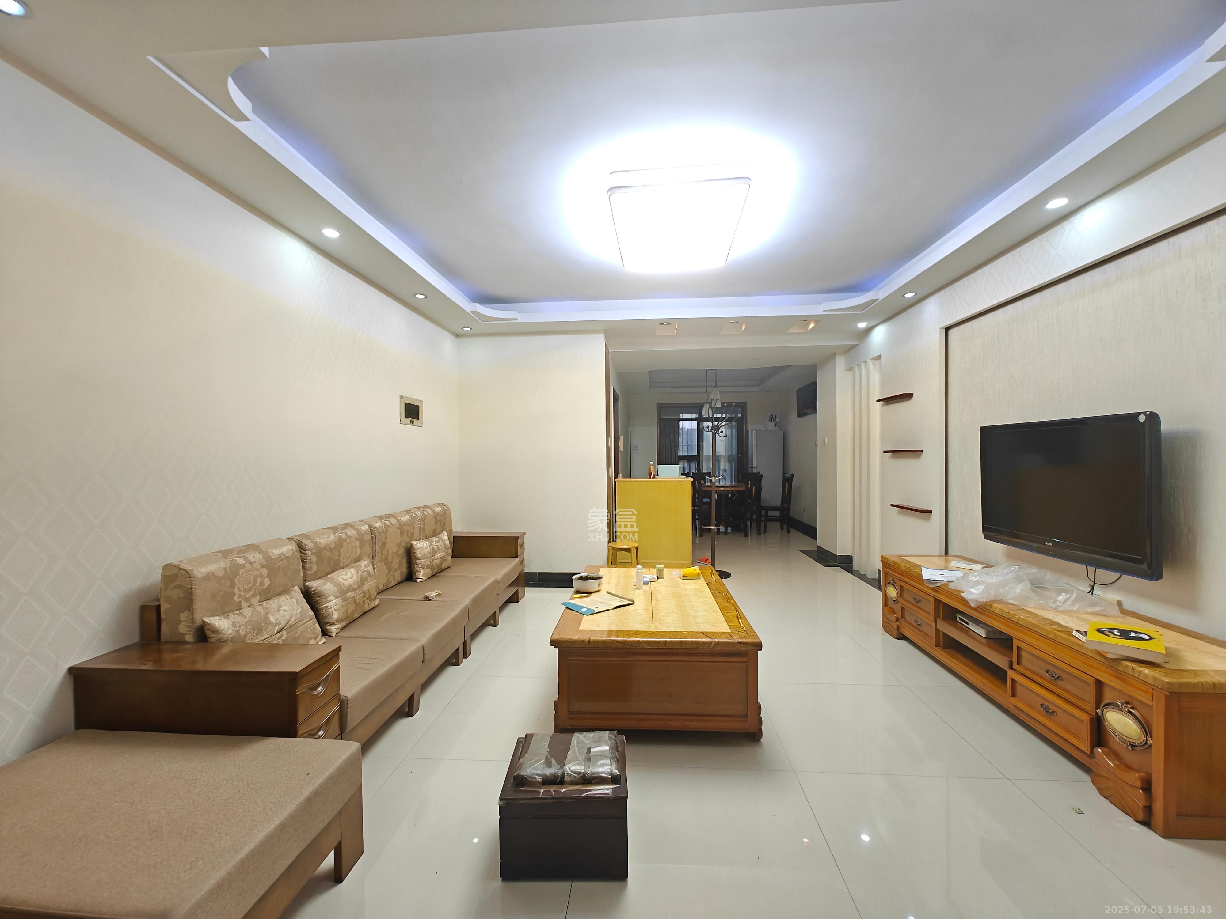 三江花中城 3室2厅1卫 3000.0元/月 三江花中城 3室2厅1卫 3000.0元/月室内图