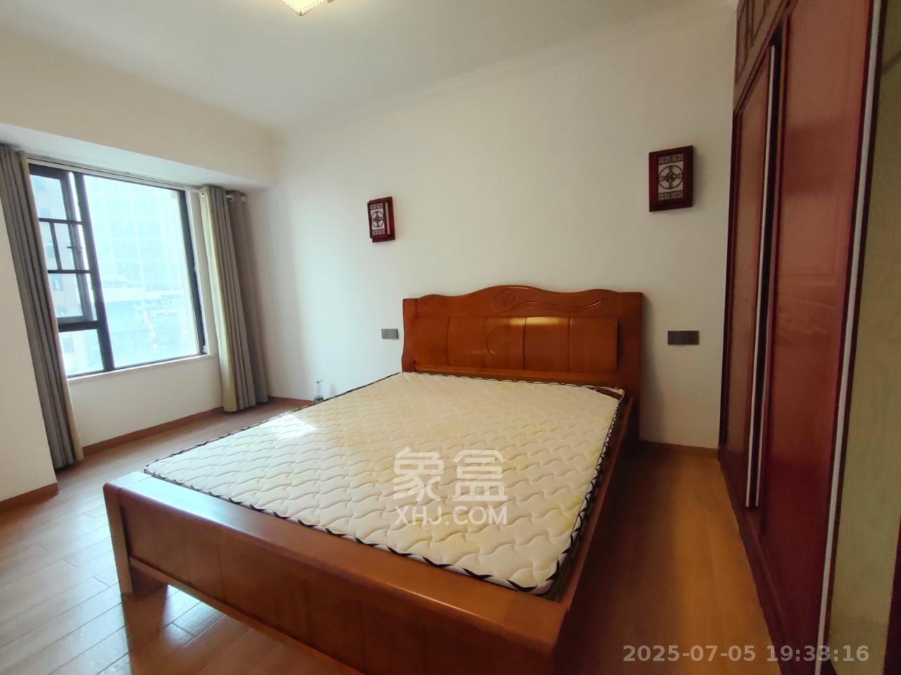 奥克斯缔壹城  4室2厅2卫   3500.00元/月室内图
