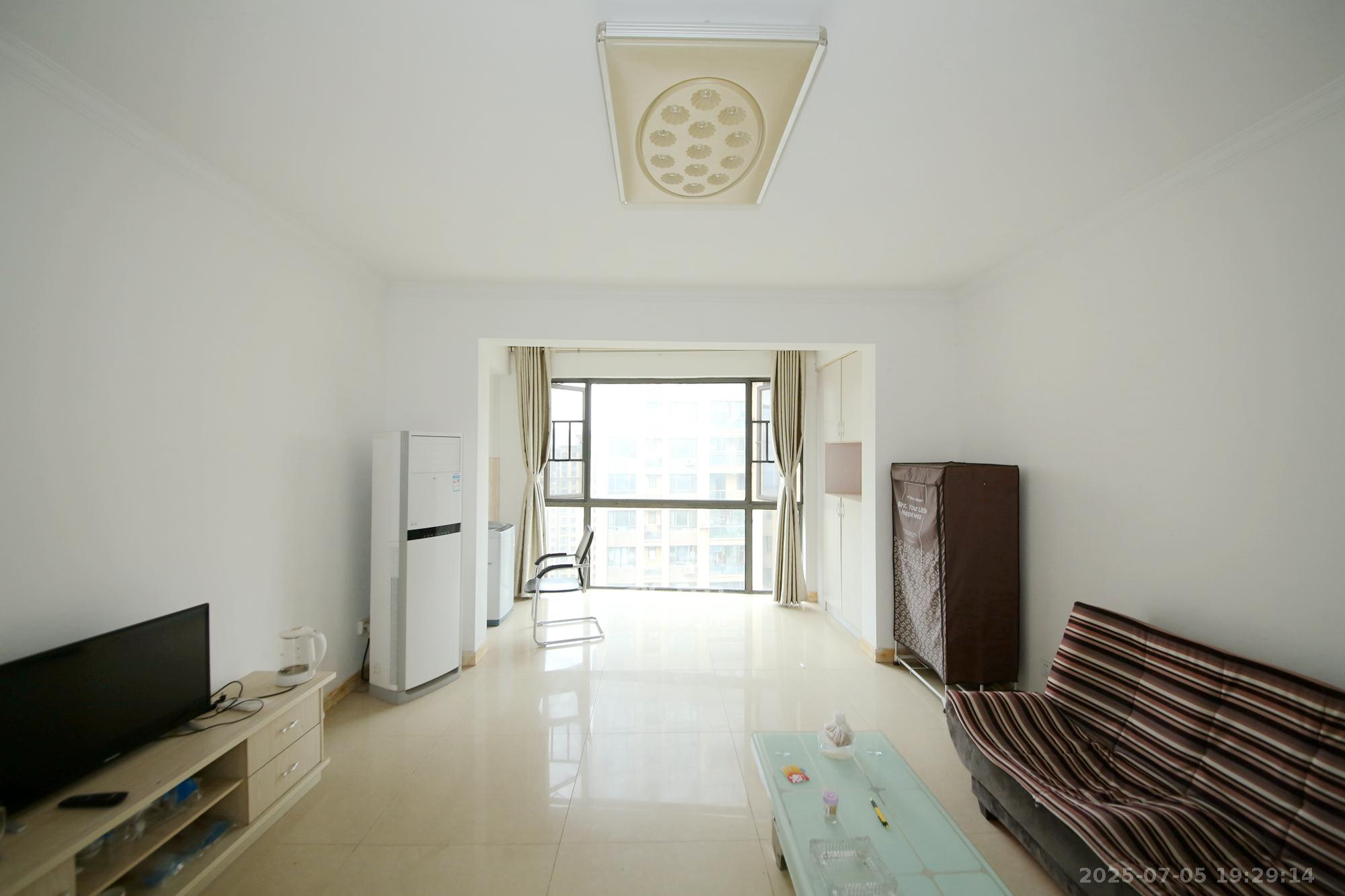 新华都万家城 3室2厅2卫 2000.0元/月 新华都万家城 3室2厅2卫 2000.0元/月室内图