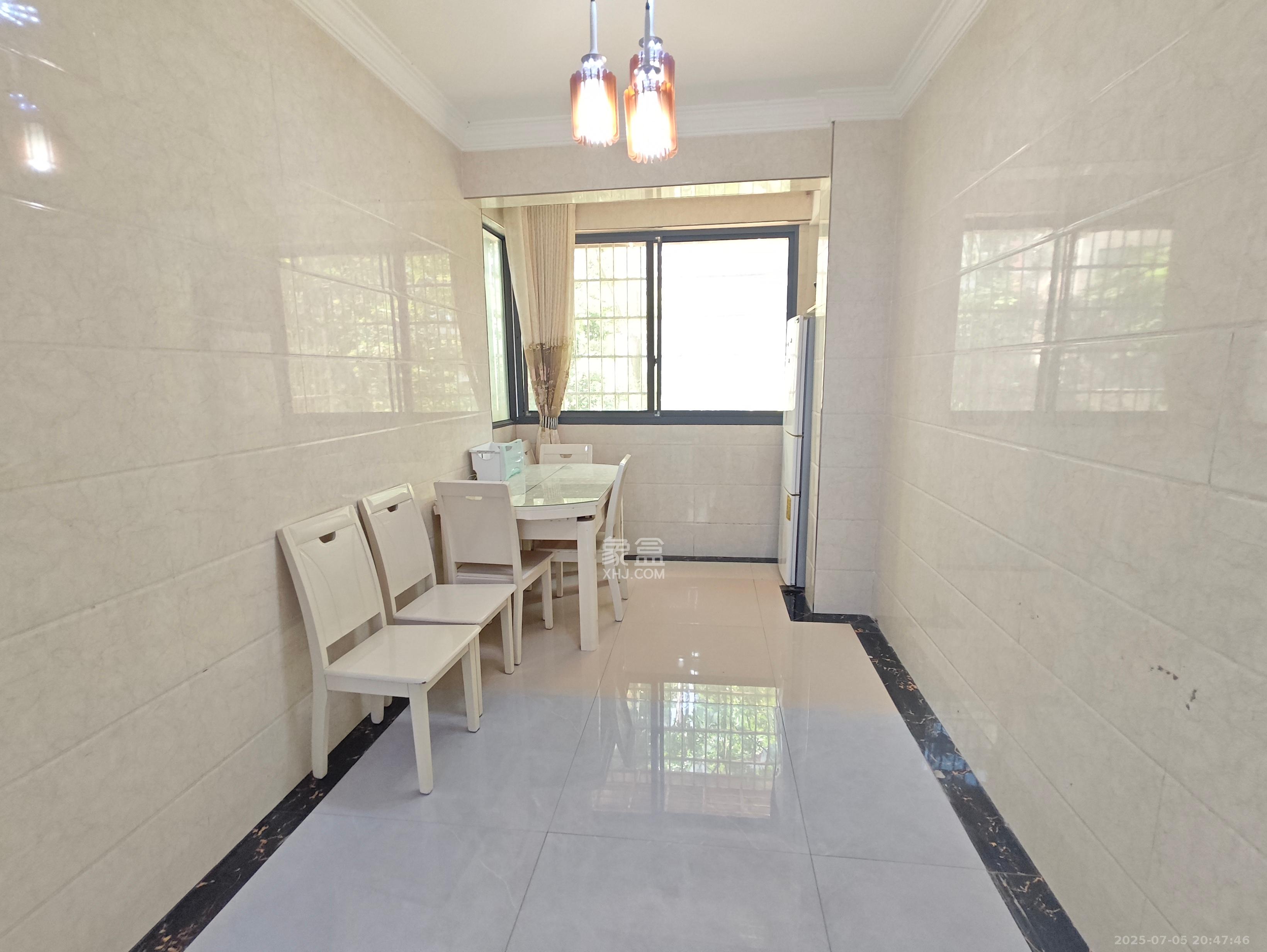 浩龙音乐界 3室1厅1卫 2000.0元/月 浩龙音乐界 3室1厅1卫 2000.0元/月室内图