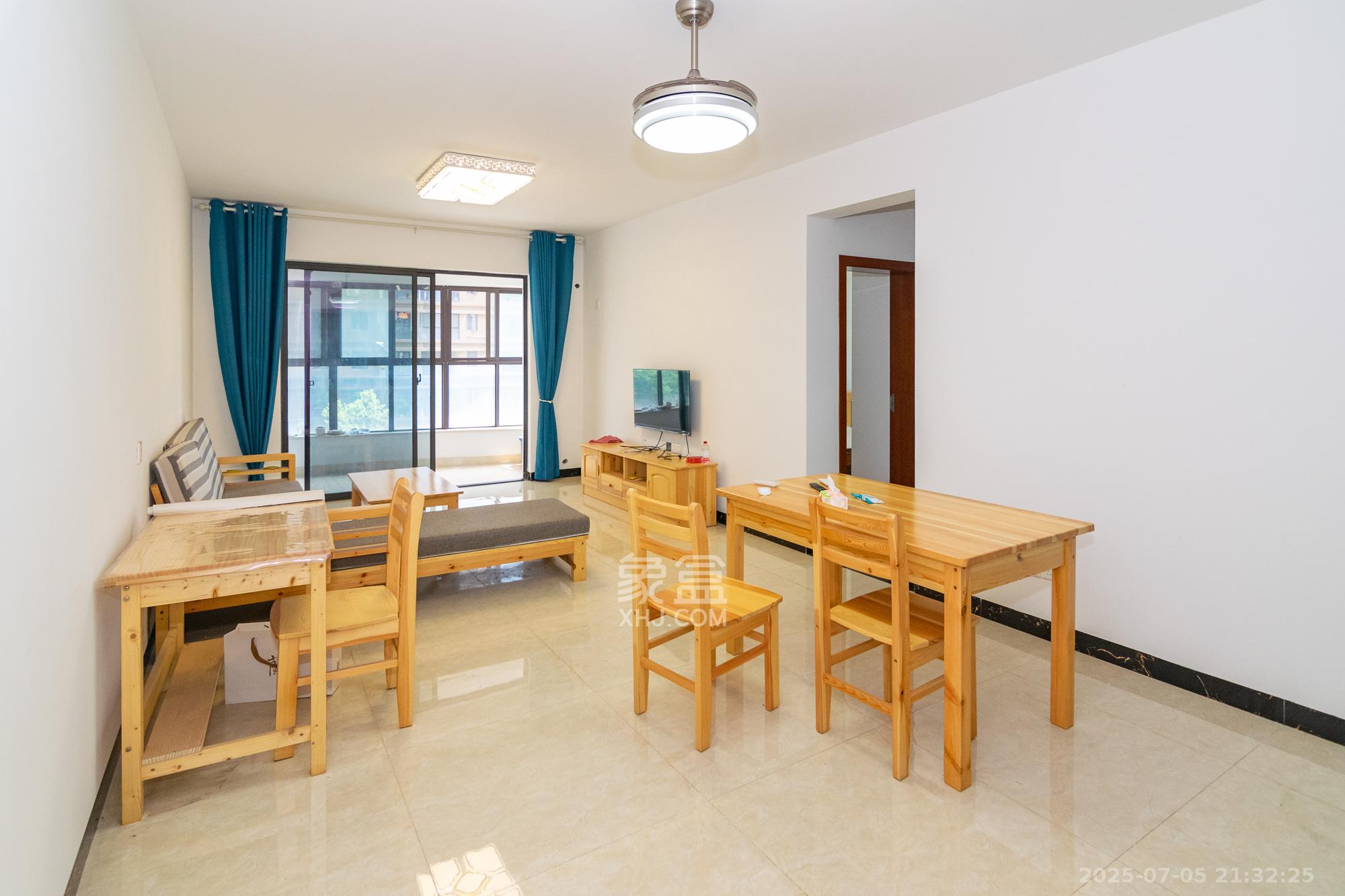 润和长郡(润和紫郡二三期) 1室0厅0卫 71.8万 润和长郡(润和紫郡二三期) 1室0厅0卫 71.8万客厅