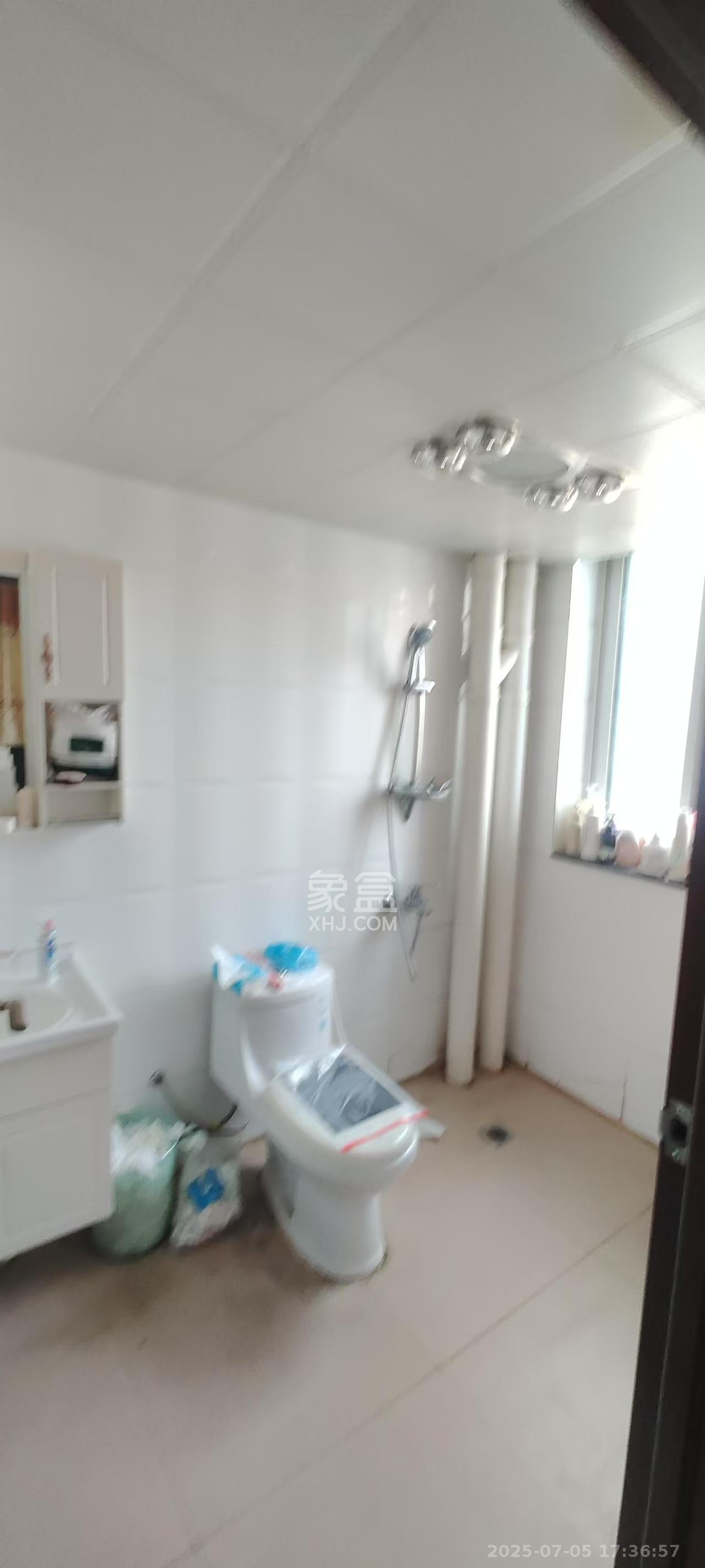 星蓝湾  3室2厅1卫   2800.00元/月室内图