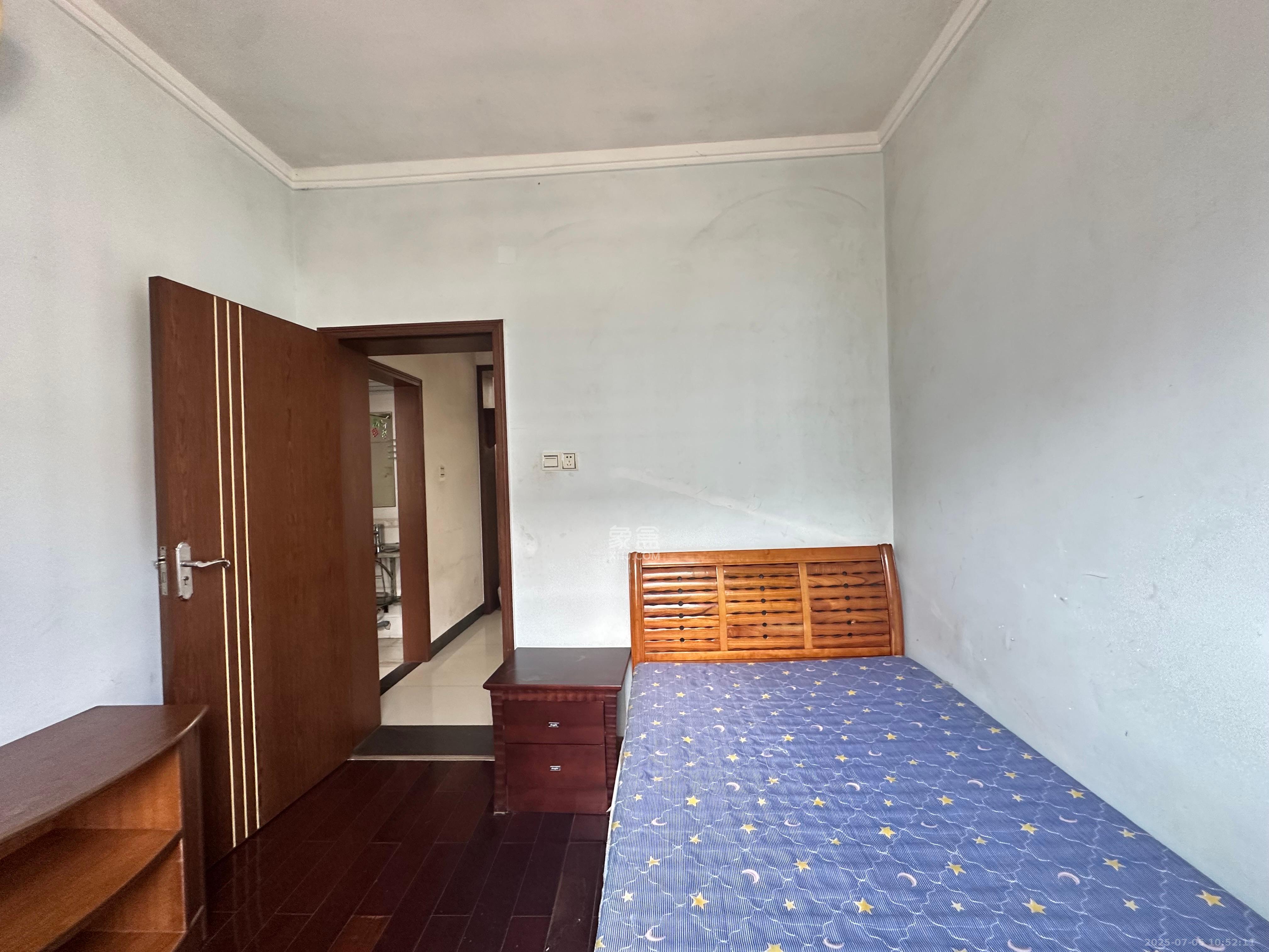 湘绣城 3室2厅2卫 1500.0元/月 湘绣城 3室2厅2卫 1500.0元/月室内图