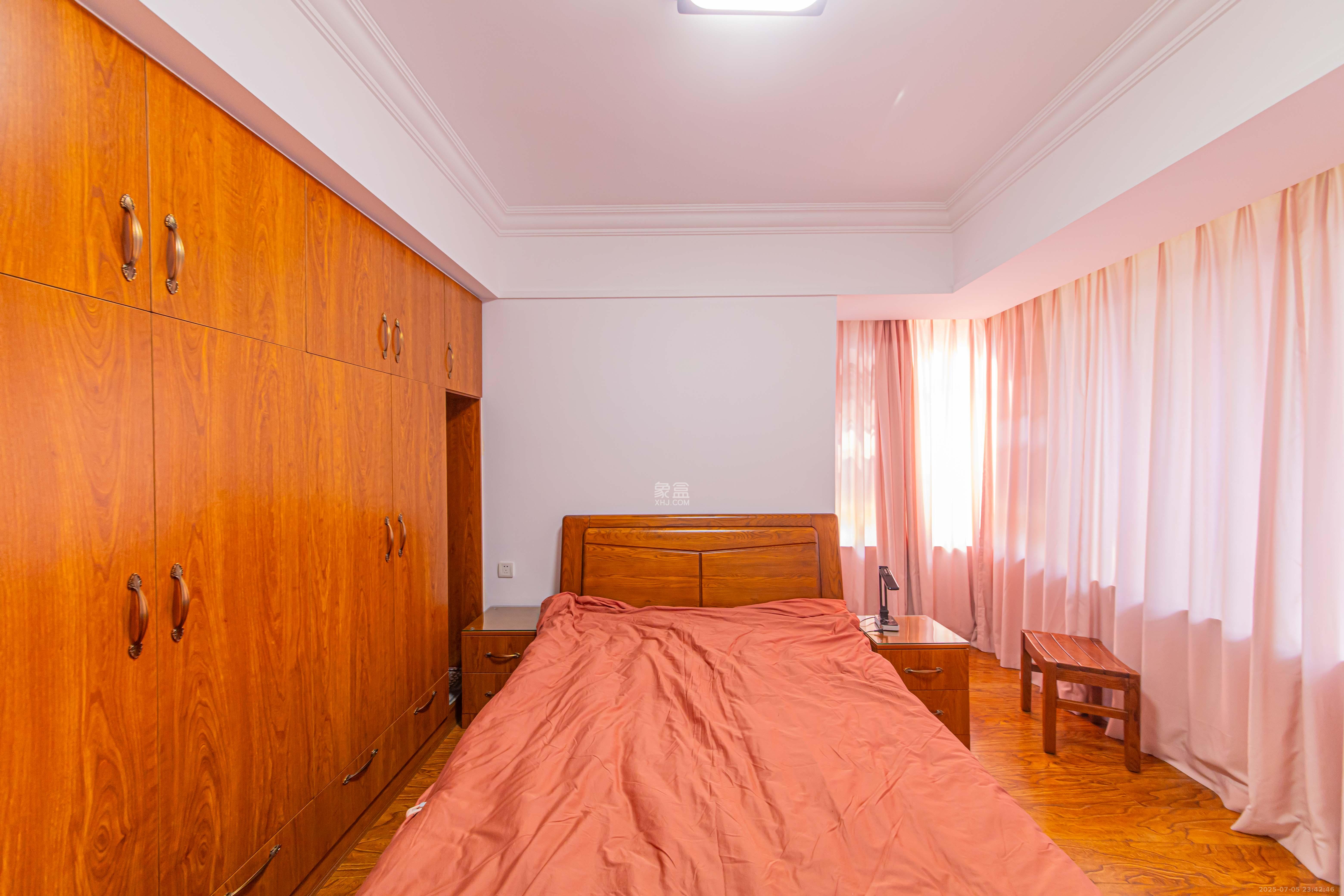 大唐印象一期云海湾 5室2厅2卫 190.0万 大唐印象一期云海湾 5室2厅2卫 190.0万卧室