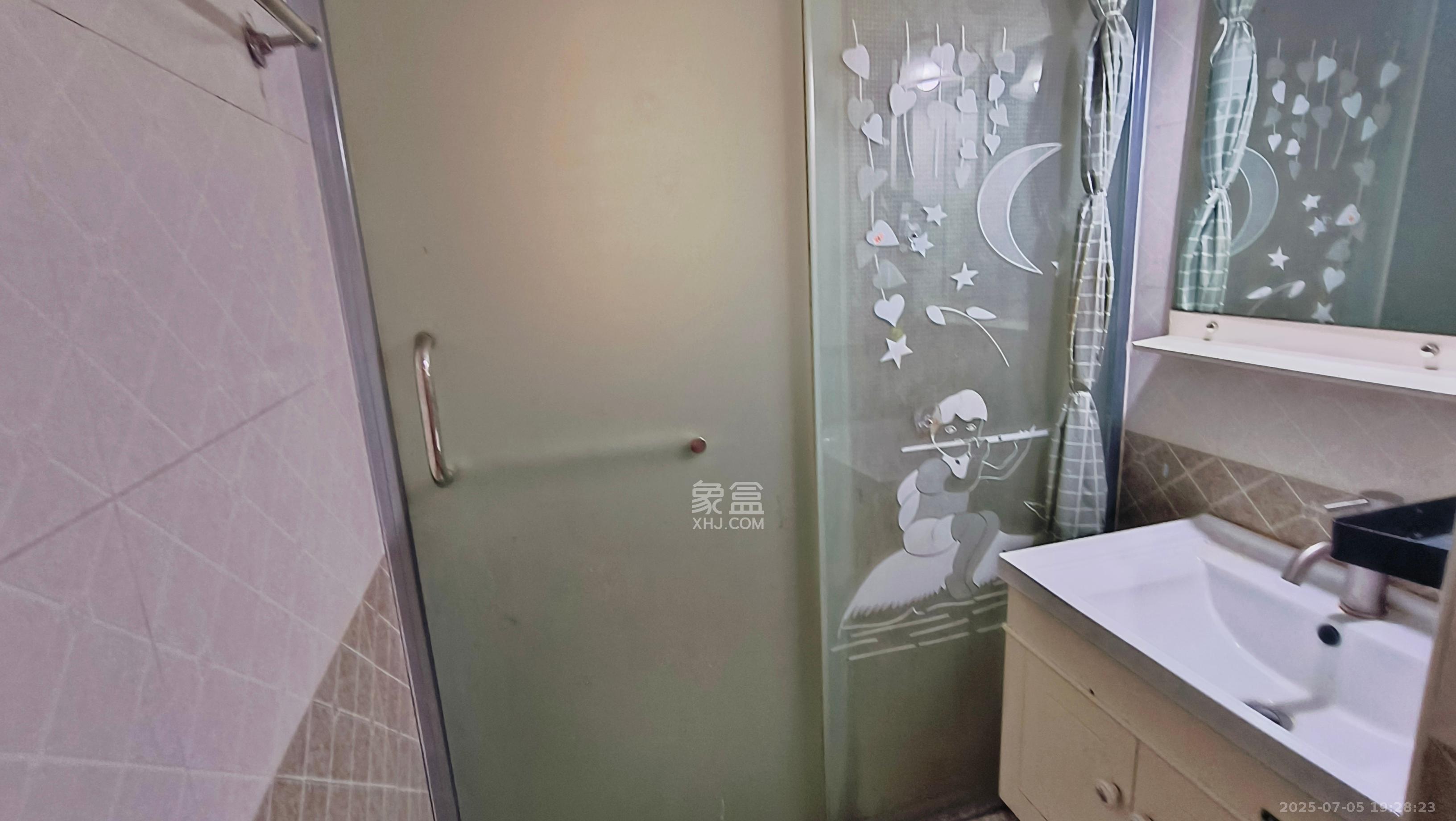 紫晶城  3室2厅1卫   1800.00元/月室内图