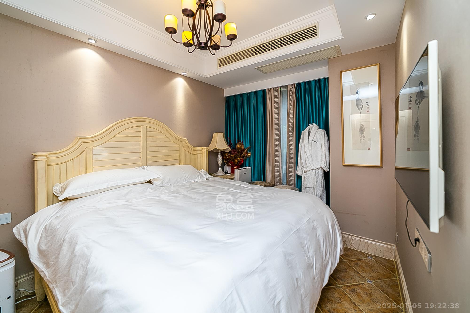 金域南外滩（望江佳园）  3室2厅2卫    348.0万卧室