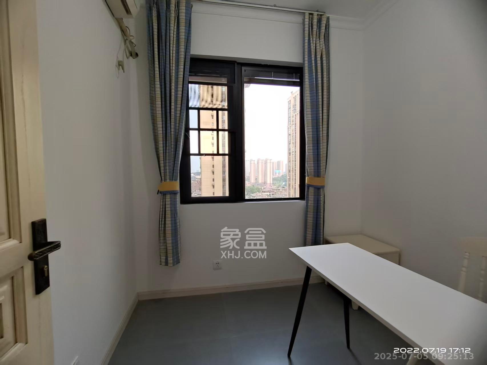 长房明宸府 4室2厅1卫 2100.0元/月 长房明宸府 4室2厅1卫 2100.0元/月室内图