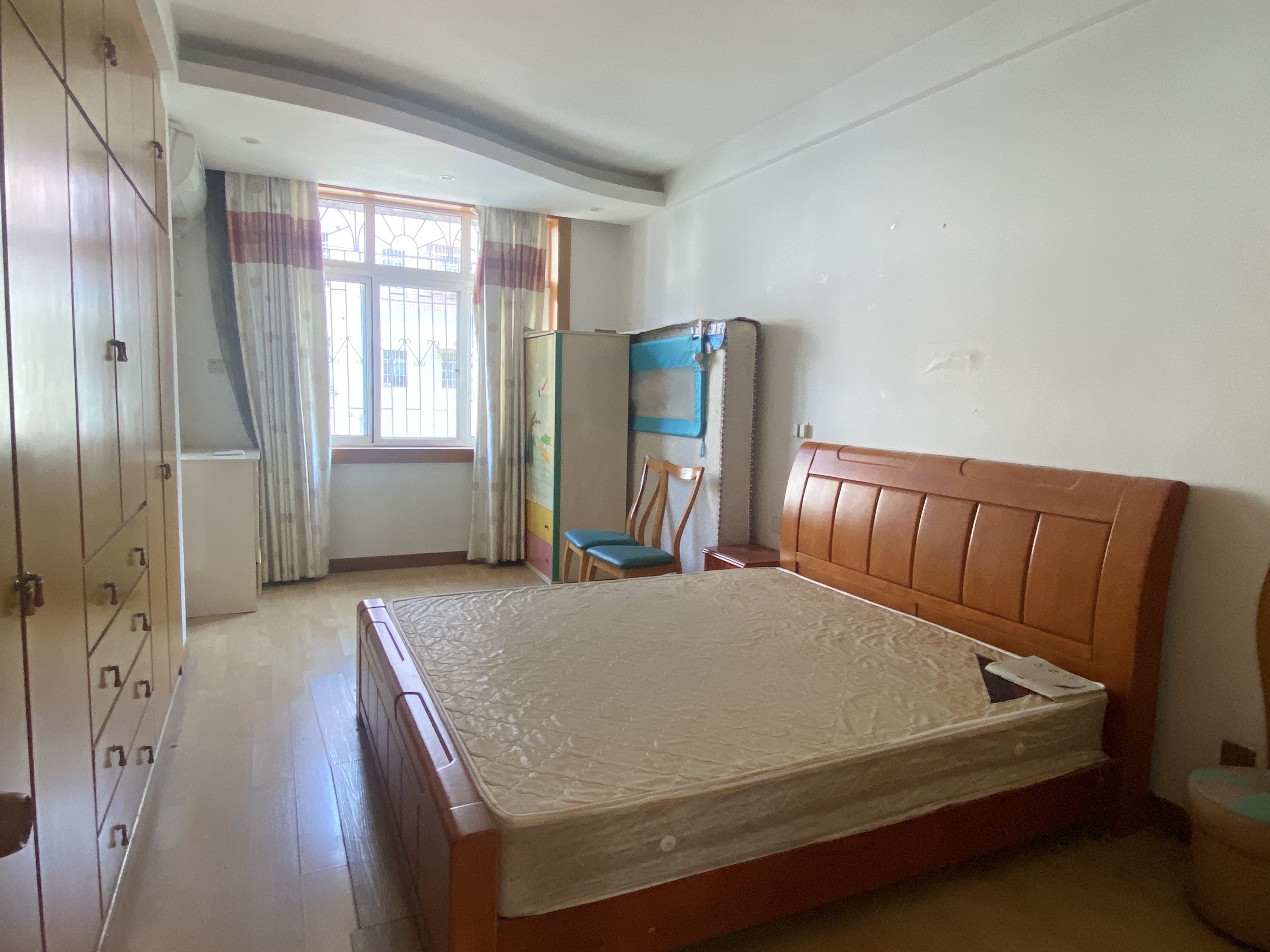 区税务局家属楼 1室0厅0卫 49.8万 区税务局家属楼 1室0厅0卫 49.8万客厅