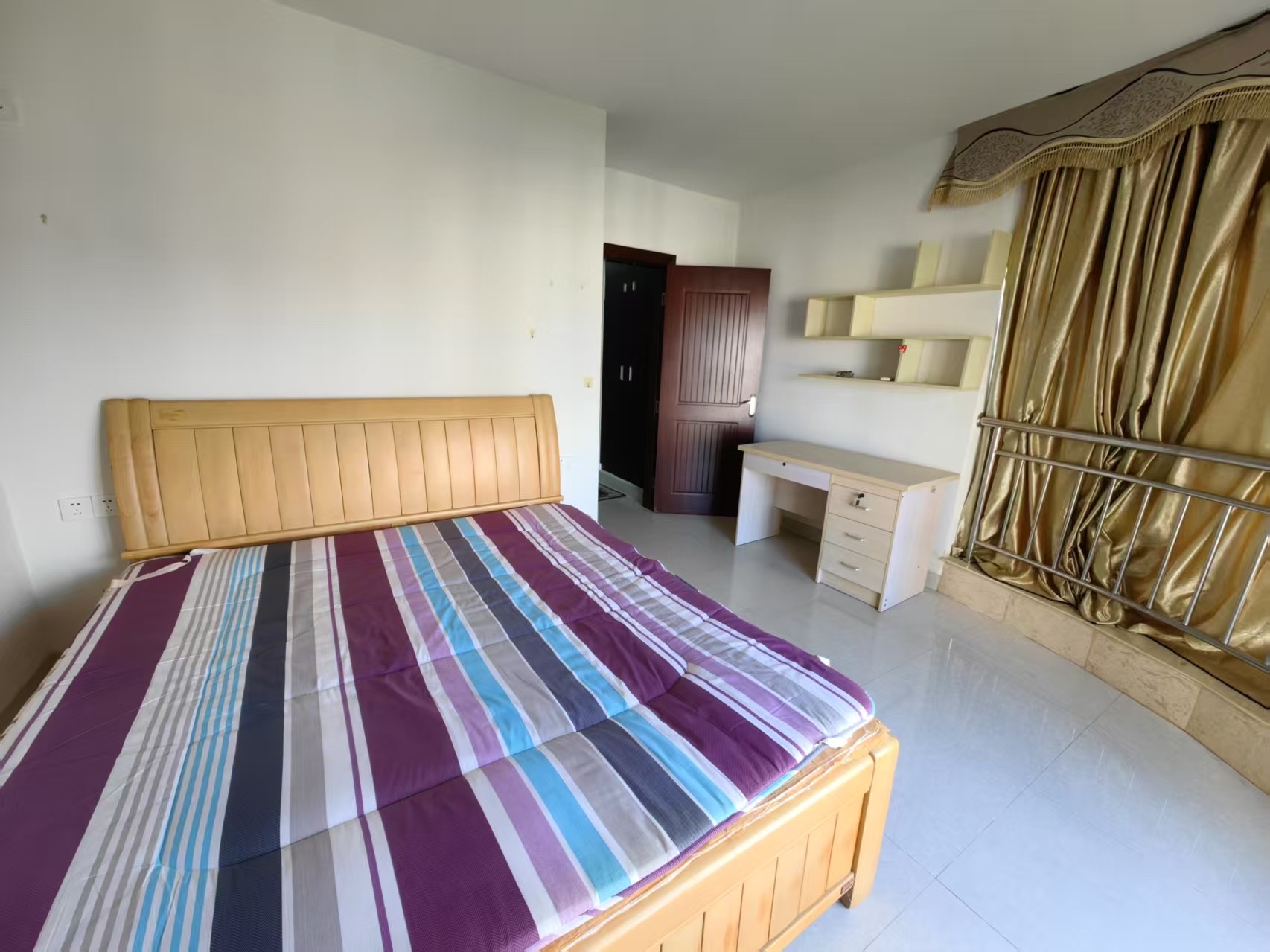 宇建城市花园 2室2厅1卫 68.0万 宇建城市花园 2室2厅1卫 68.0万客厅