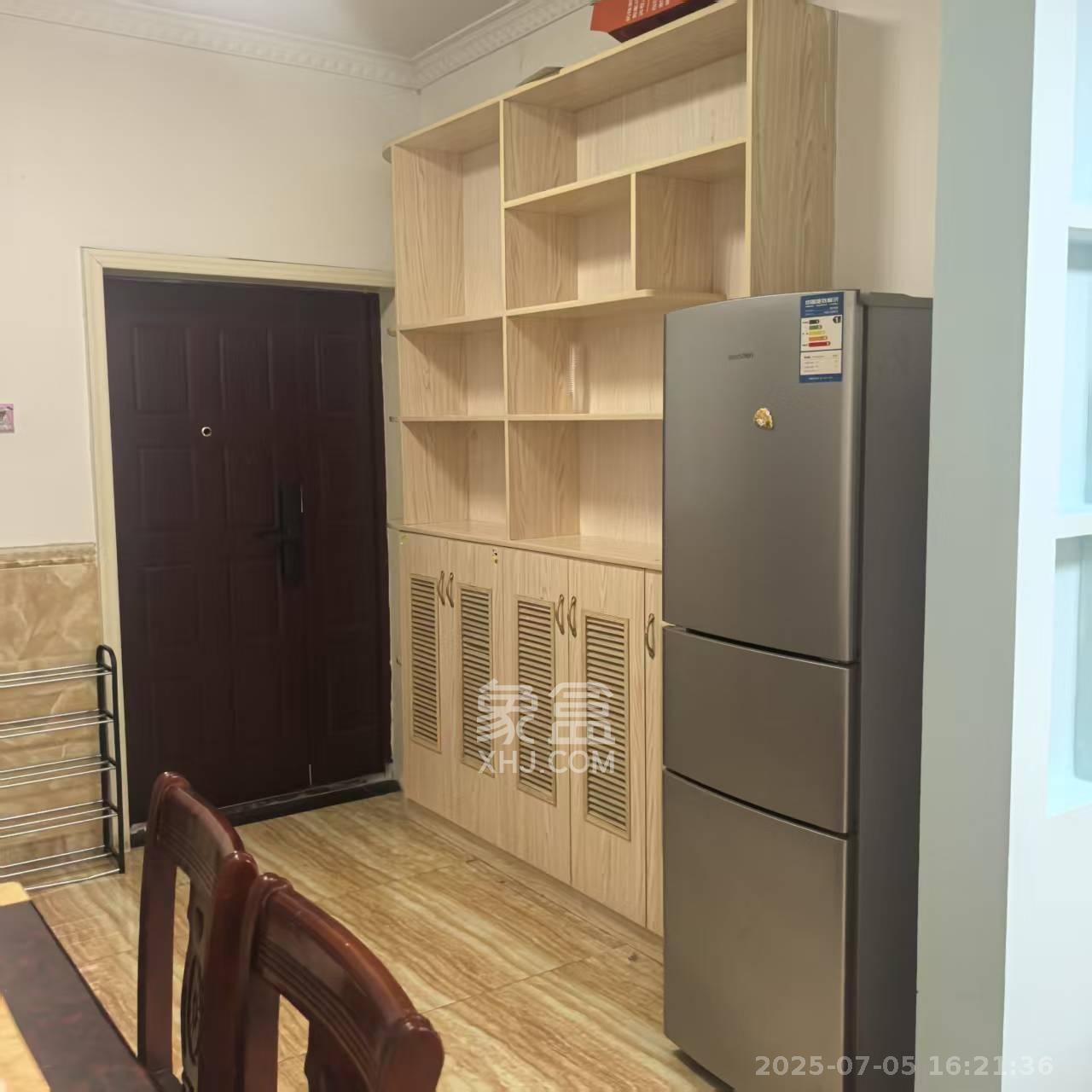 家兴苑 3室2厅1卫 2300.0元/月 家兴苑 3室2厅1卫 2300.0元/月室内图